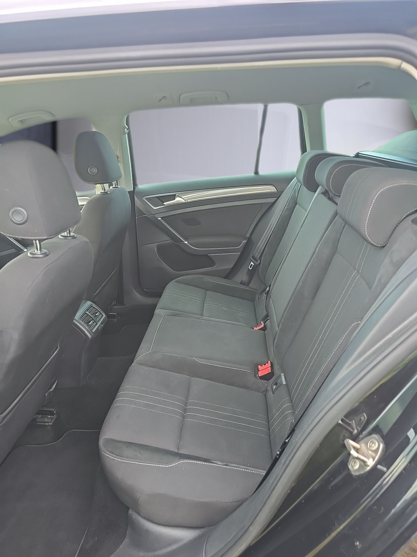 VW Golf 2.0 TDI Alltrack 4Motion-image-14