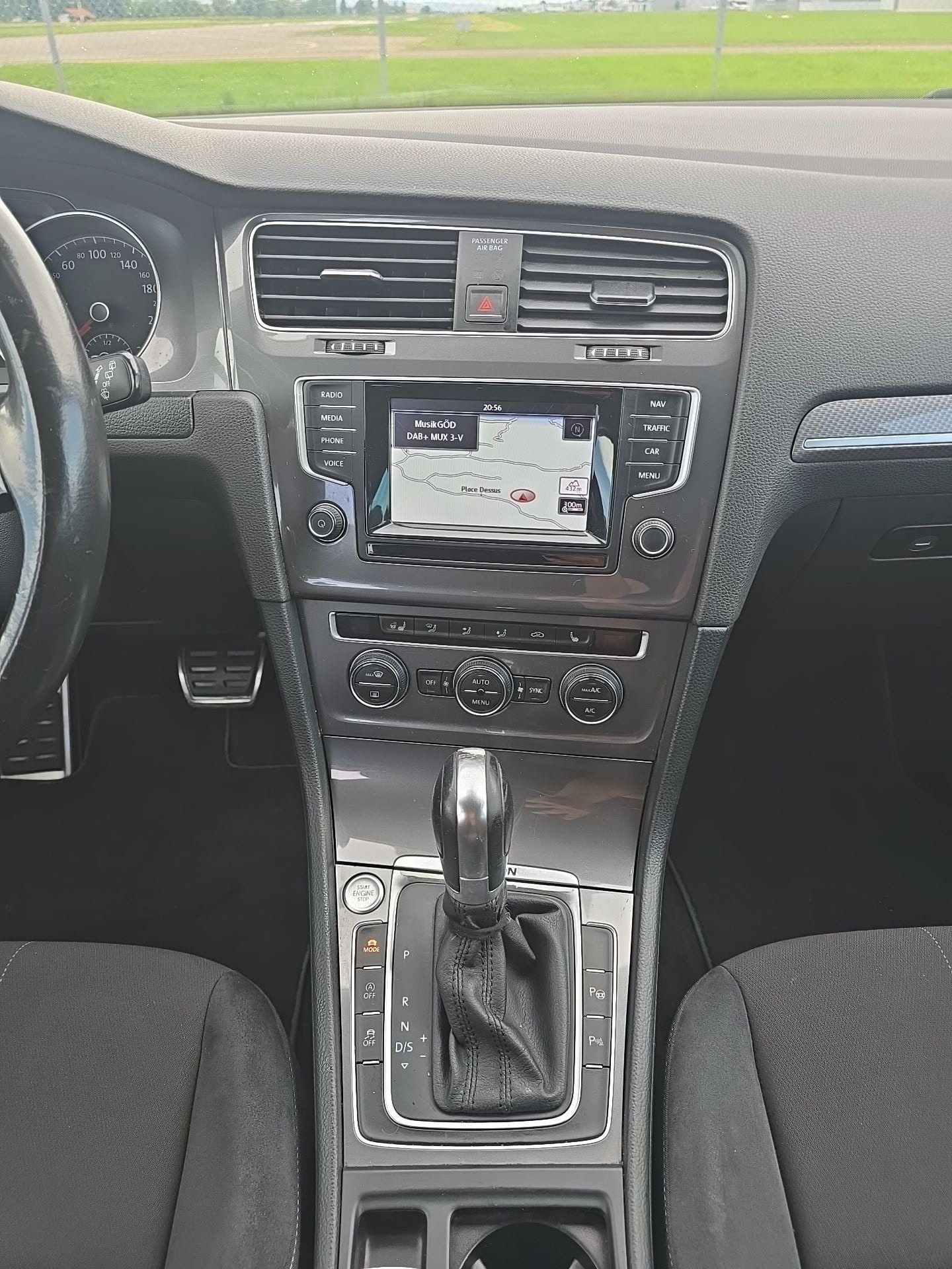 VW Golf 2.0 TDI Alltrack 4Motion-image-12