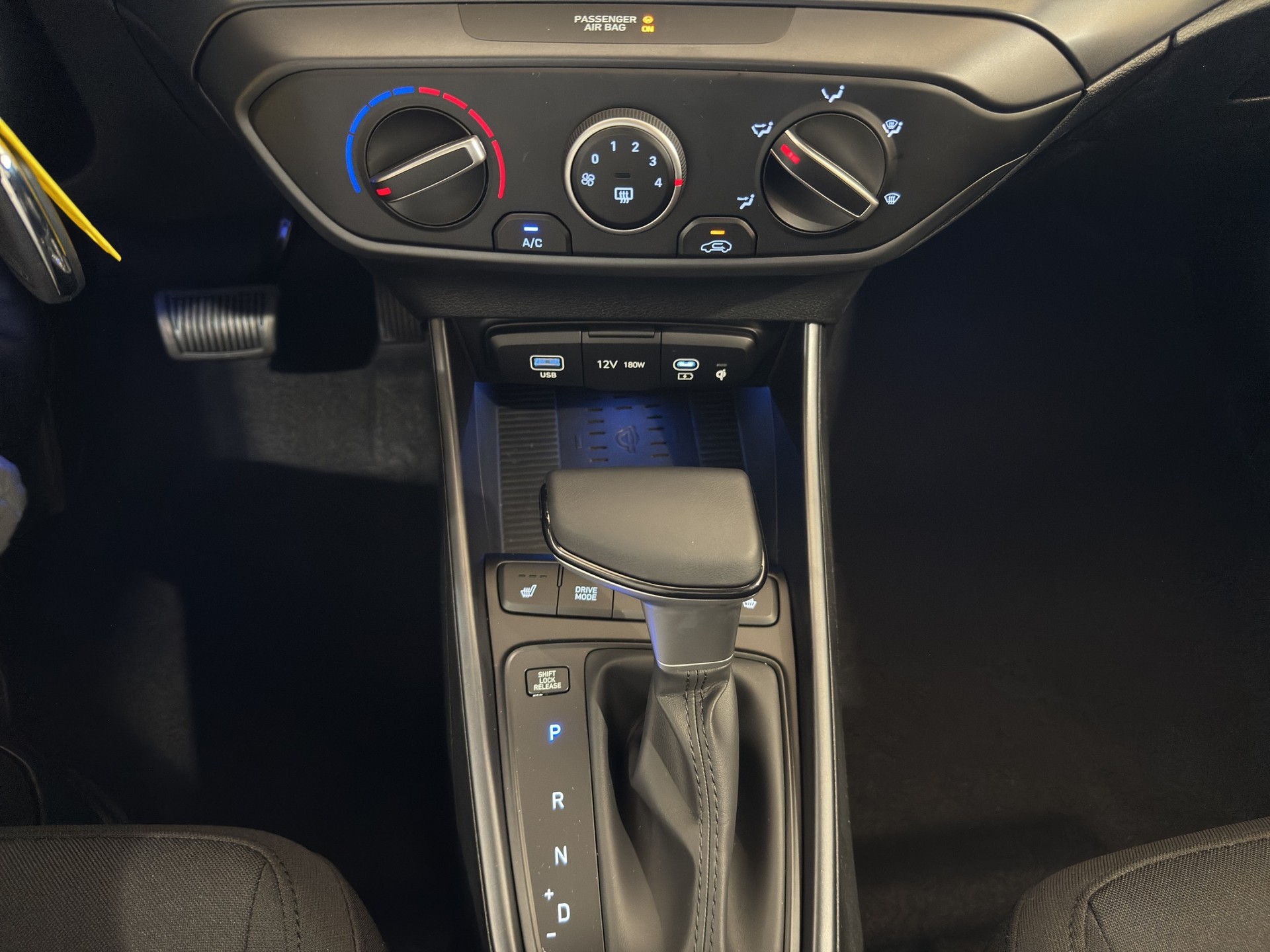 HYUNDAI i20 1.0 T-GDi Amplia DCT-image-18