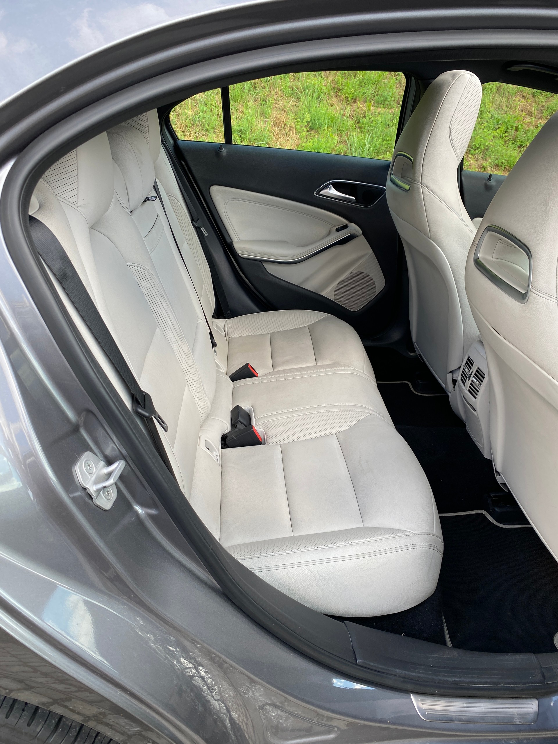 MERCEDES-BENZ A 250 Sport 7G-DCT-image-5