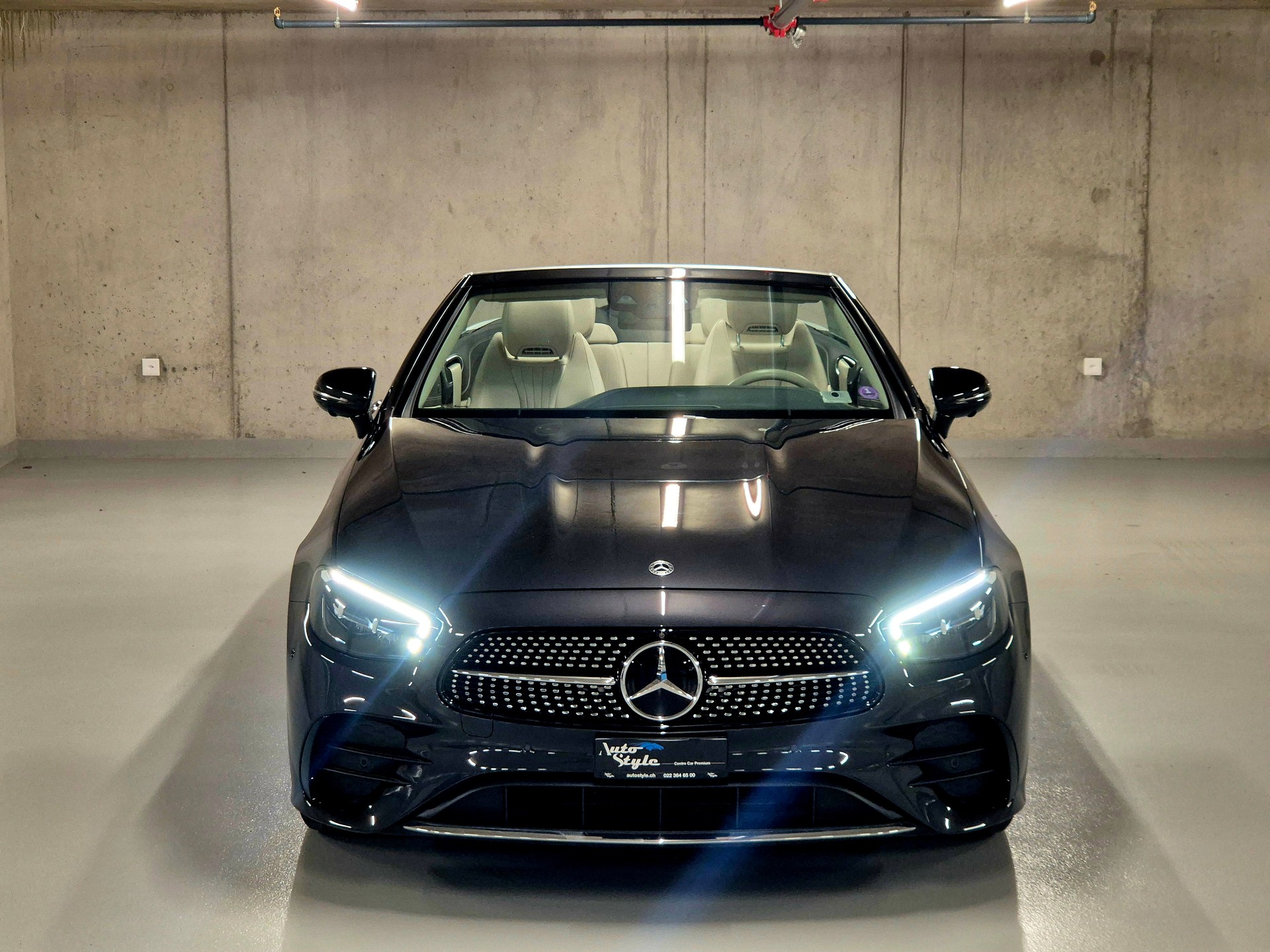 MERCEDES-BENZ E 200 Cabriolet 4Matic AMG Line 9G-Tronic-showroom-element-1