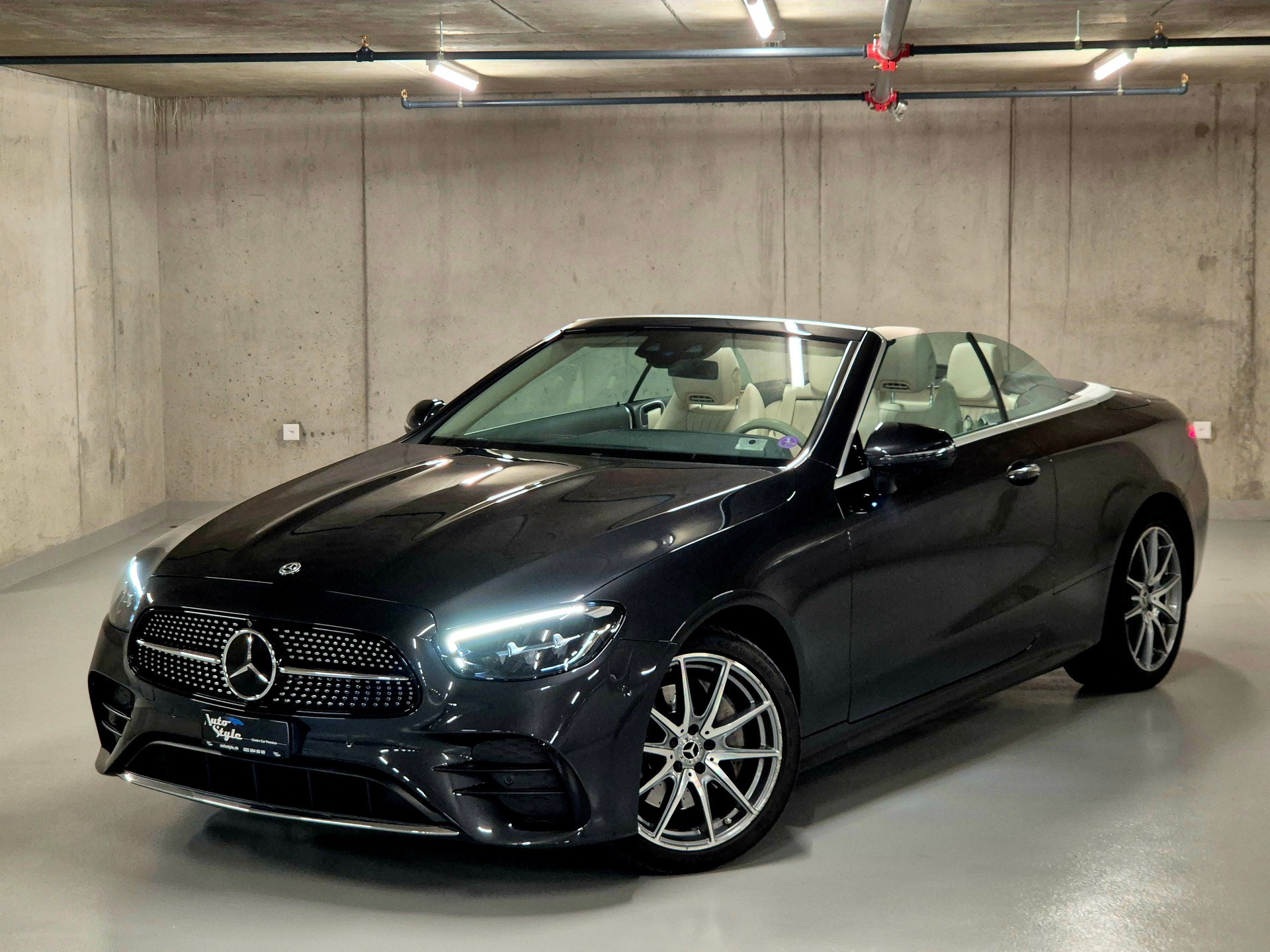 MERCEDES-BENZ E 200 Cabriolet 4Matic AMG Line 9G-Tronic-showroom-element-2