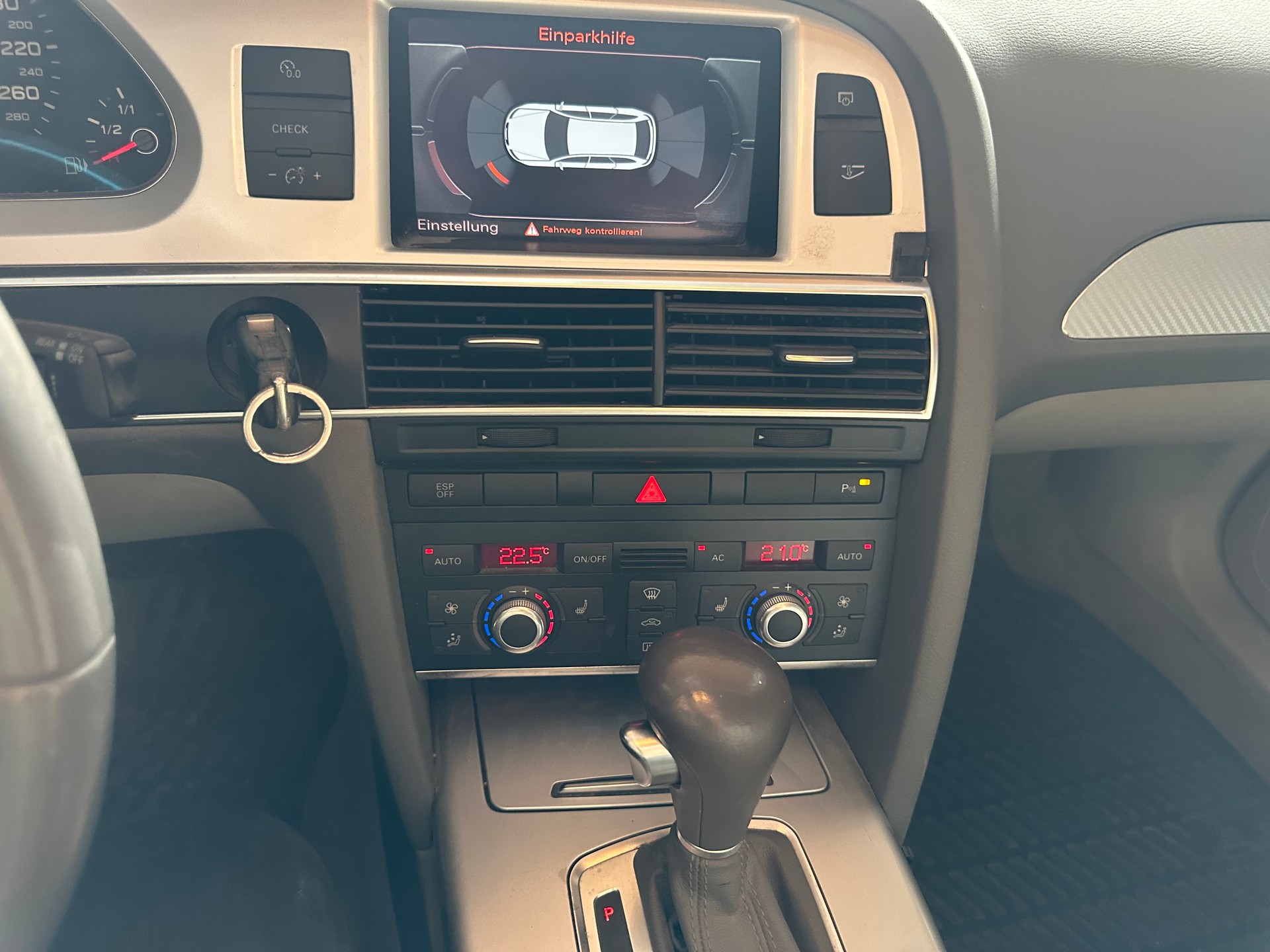 AUDI A6-image-11