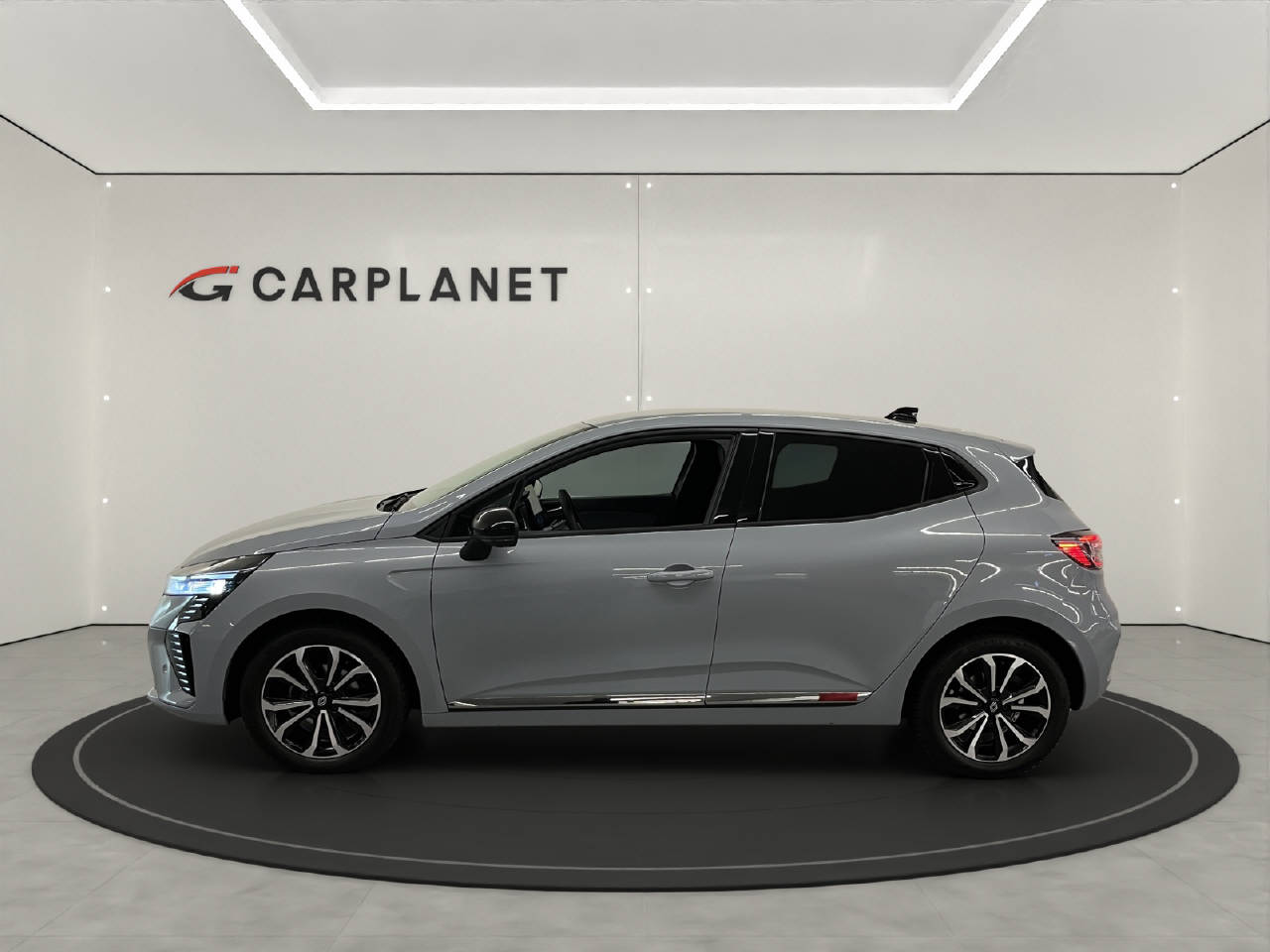 RENAULT Clio 1.0 TCe techno CVT-showroom-element-2