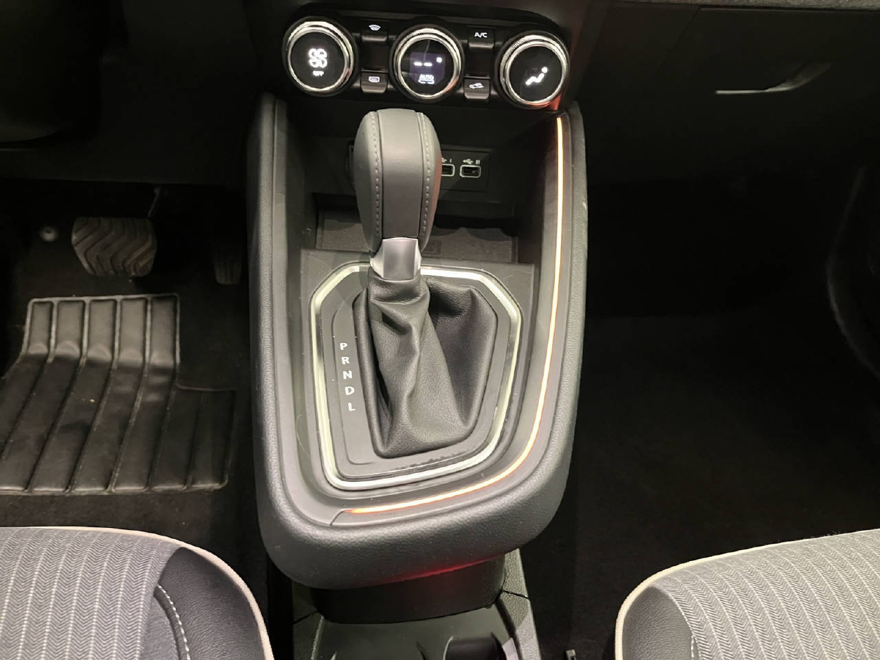 RENAULT Clio 1.0 TCe techno CVT-image-11