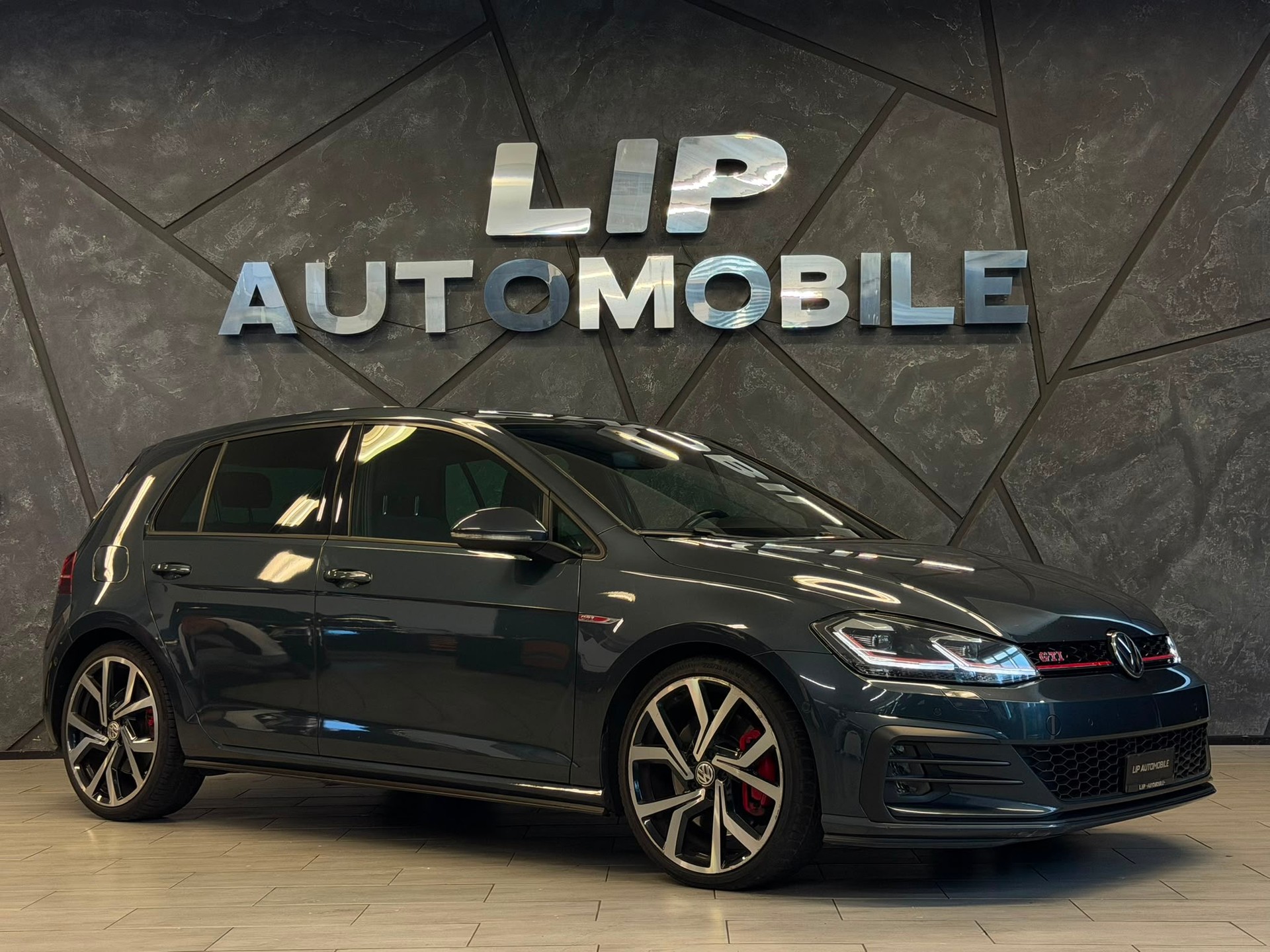 VW Golf 2.0 TSI GTI Performance DSG-showroom-element-2