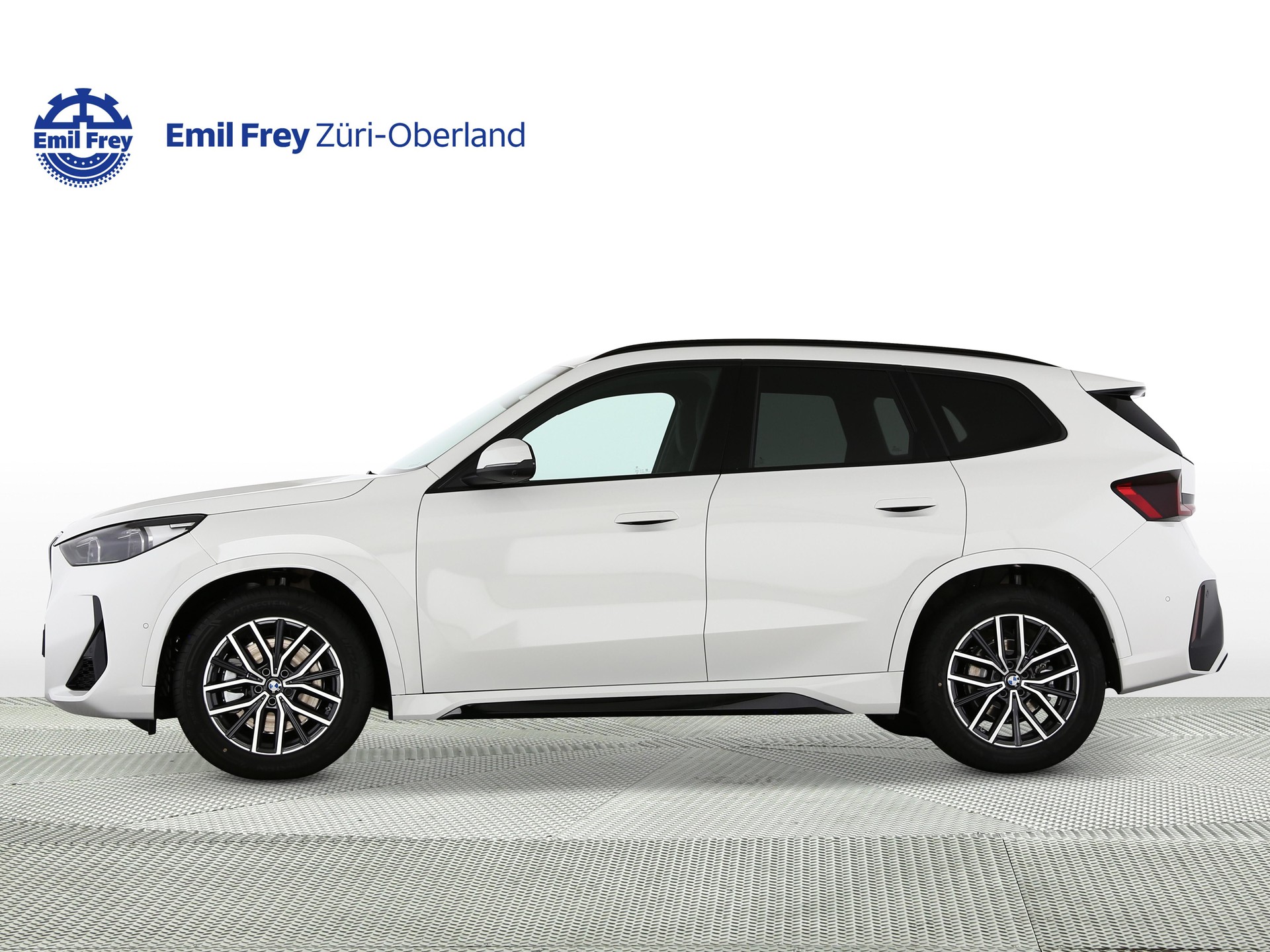 BMW X1 23i xDrive paddles-showroom-element-1