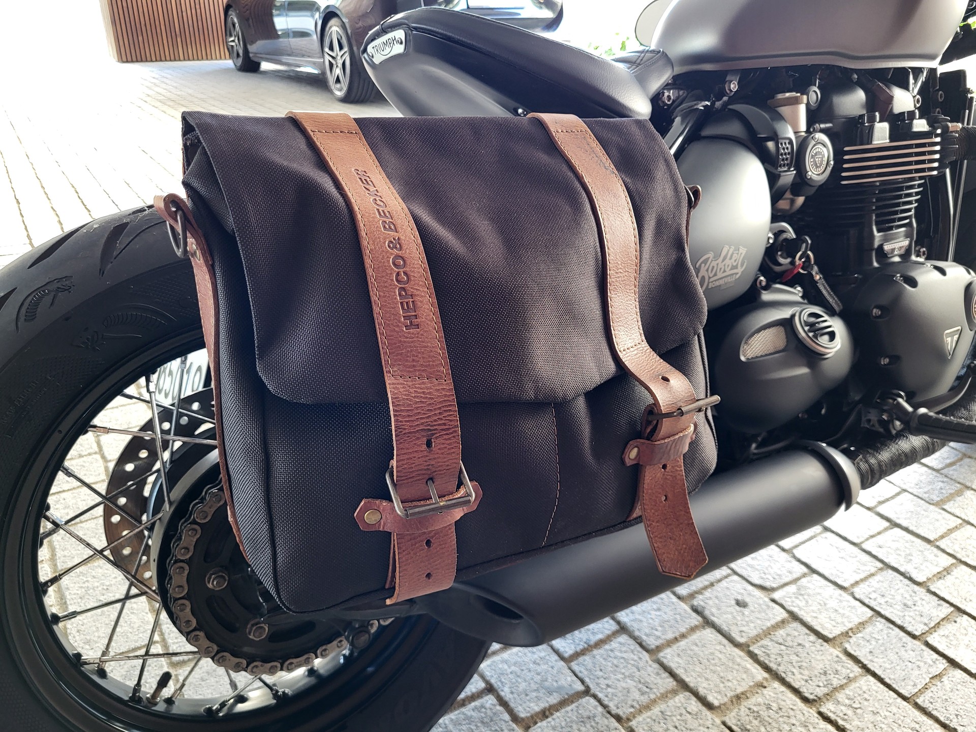 TRIUMPH Bonneville 1200 Bobber Black ABS-image-9
