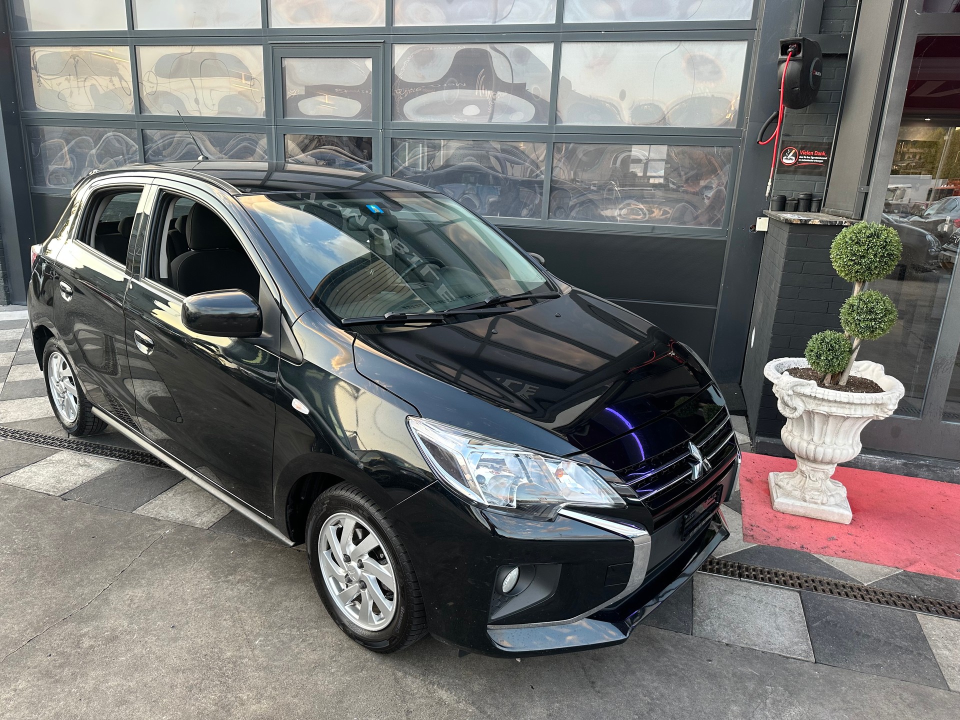 MITSUBISHI Space Star 1.2 CVT Intense-showroom-element-2