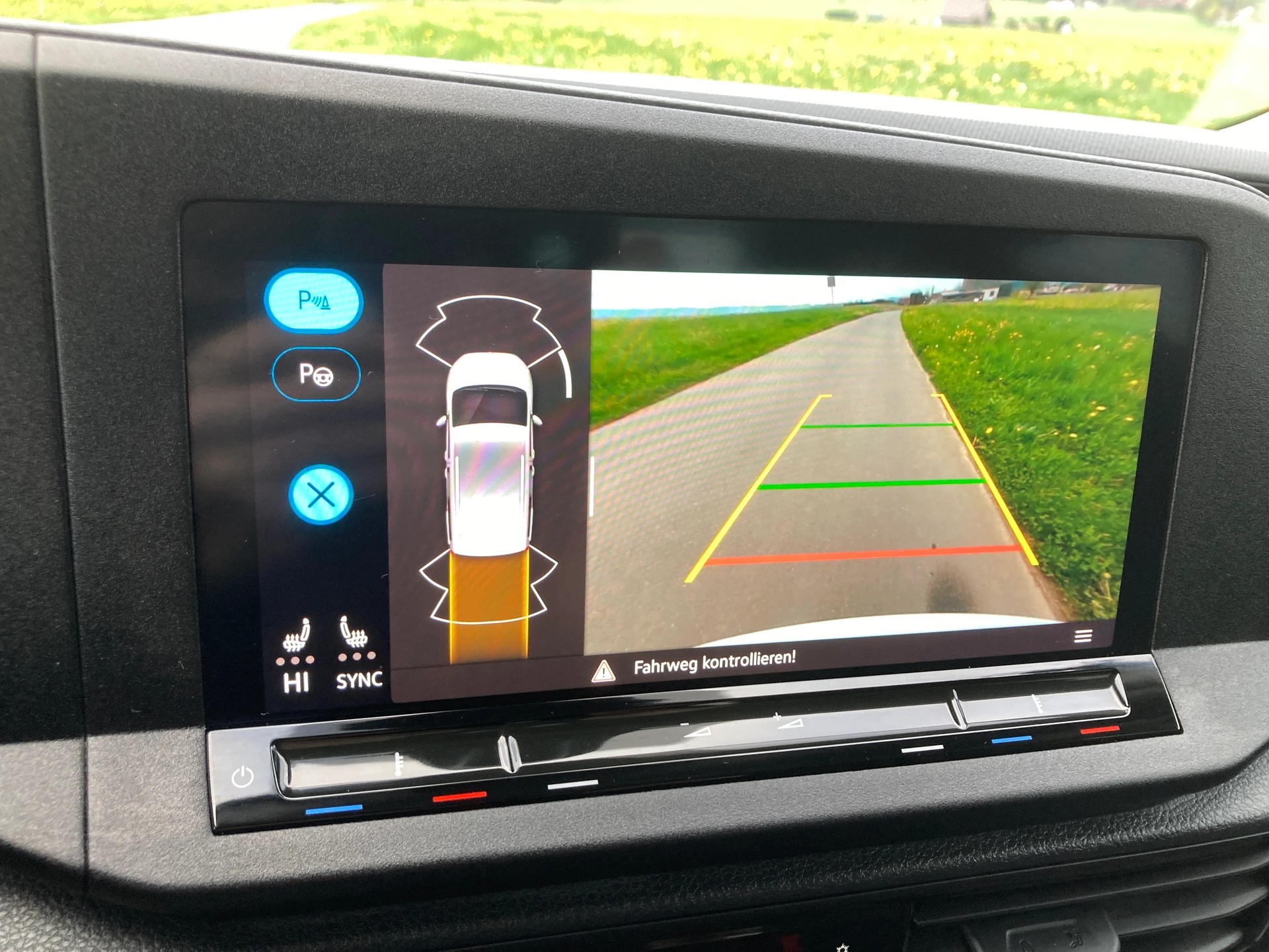 VW Caddy 2.0 TDI Liberty DSG mit Anhängerkupplung-image-10