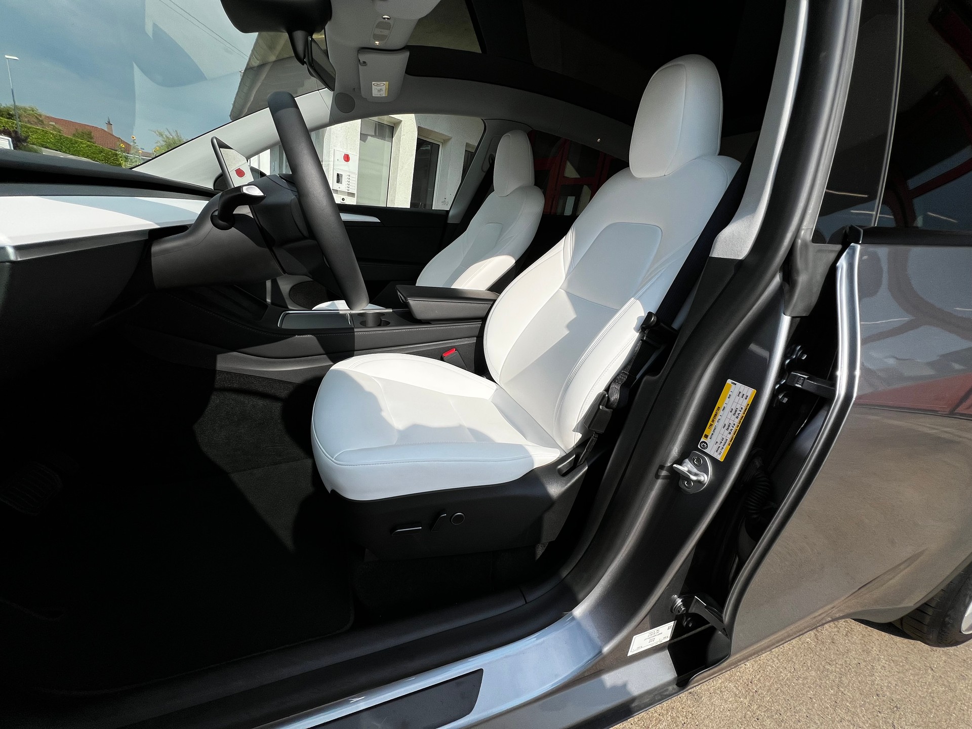 TESLA Model Y Long Range // SoH 94%-image-16