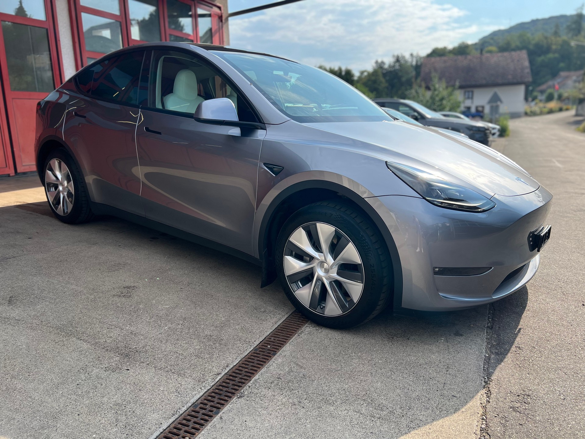 TESLA Model Y Long Range // SoH 94%-image-9