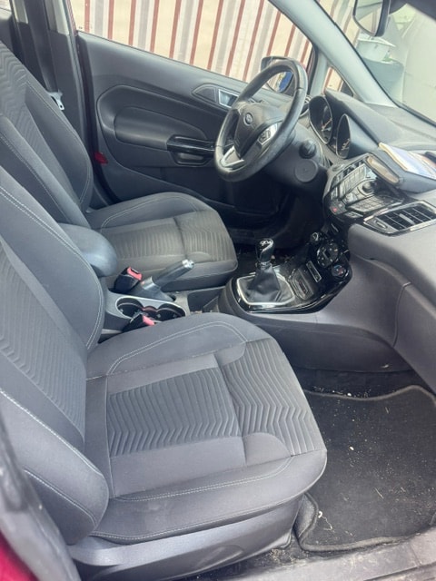 FORD Fiesta 1.0 SCTi Titanium-image-4