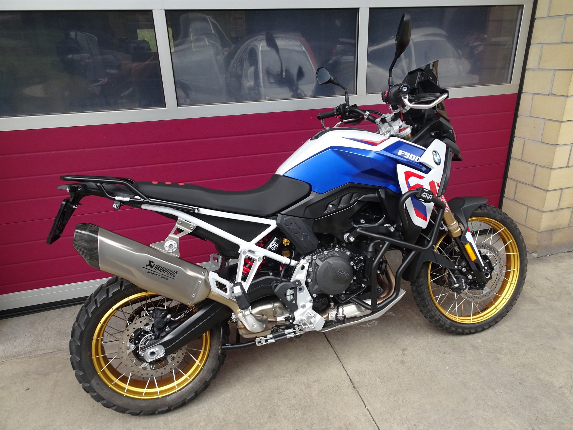 BMW F 900 GS-showroom-element-3