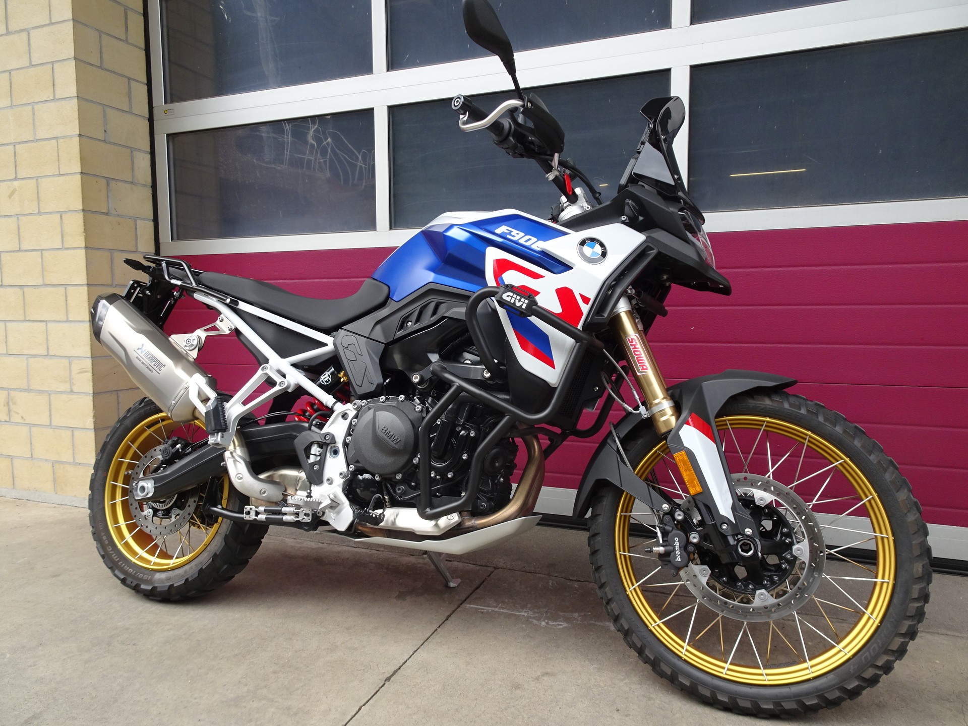 BMW F 900 GS-image-10