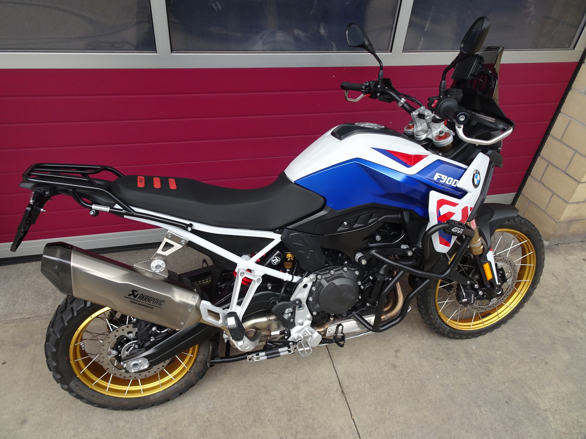 BMW F 900 GS-image-14