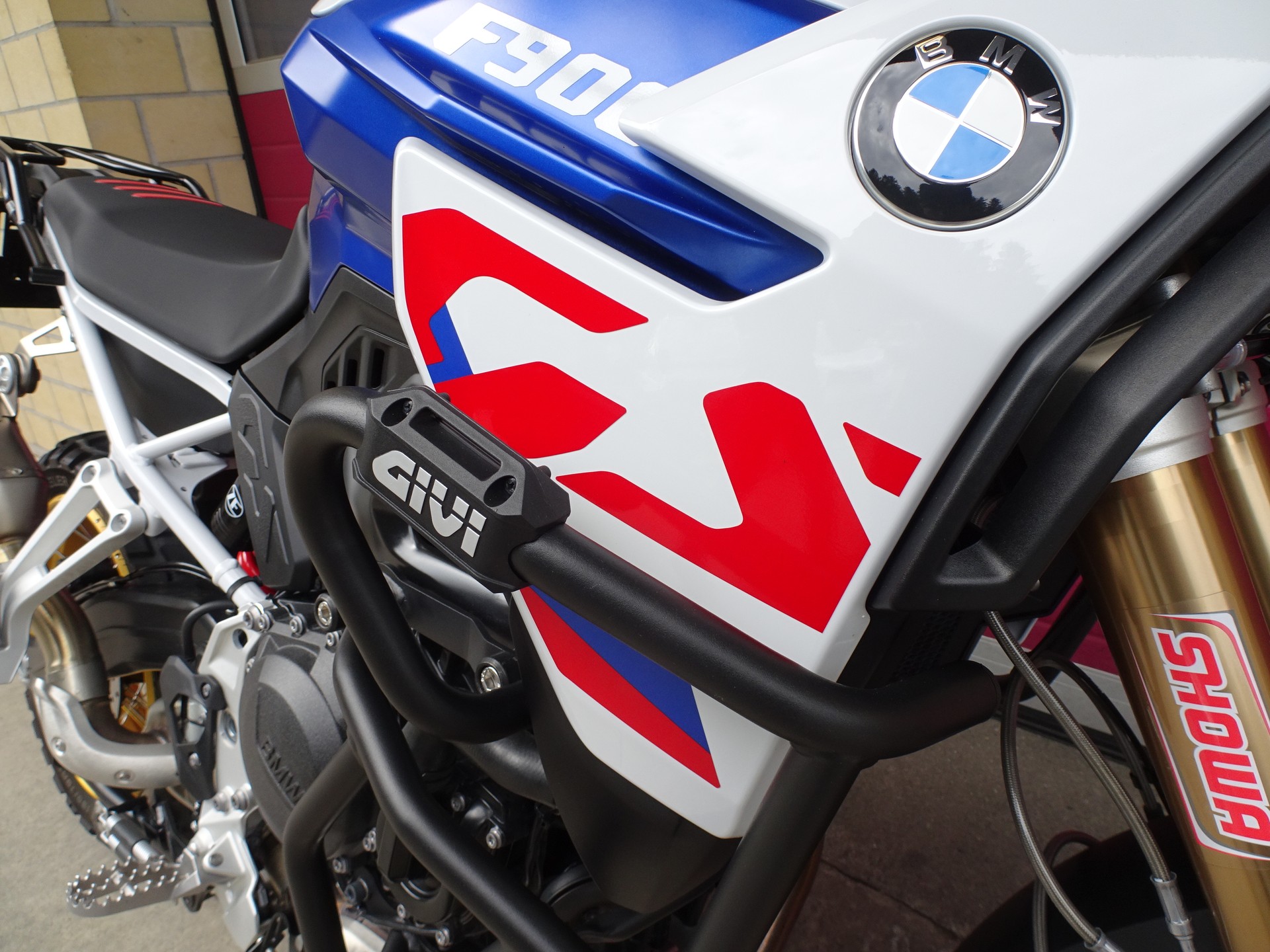 BMW F 900 GS-image-13