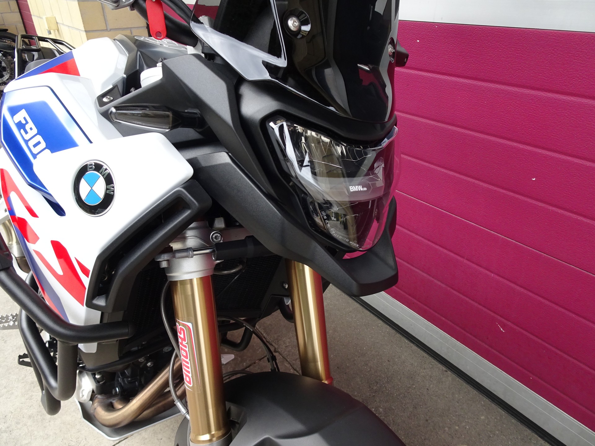 BMW F 900 GS-image-11