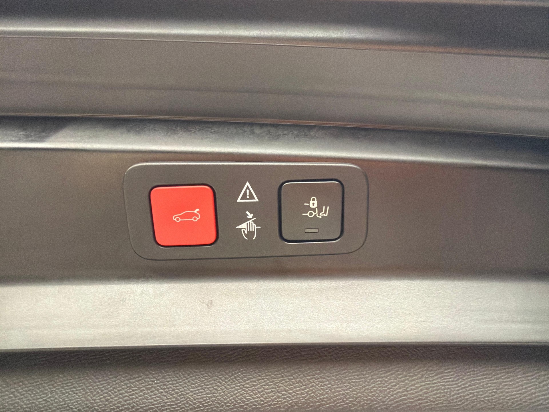 PEUGEOT 5008 1.6 PureTech GT Pack-image-13