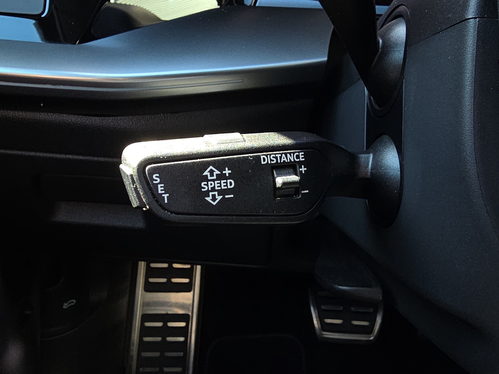 AUDI A3 Sportback 35 TDI S line S-tronic-image-12