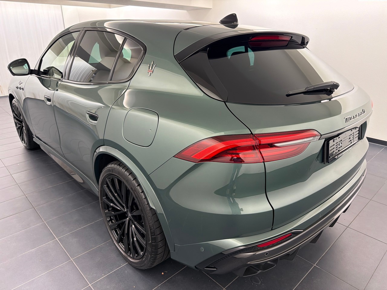 MASERATI Grecale 3.0 Trofeo-showroom-element-1