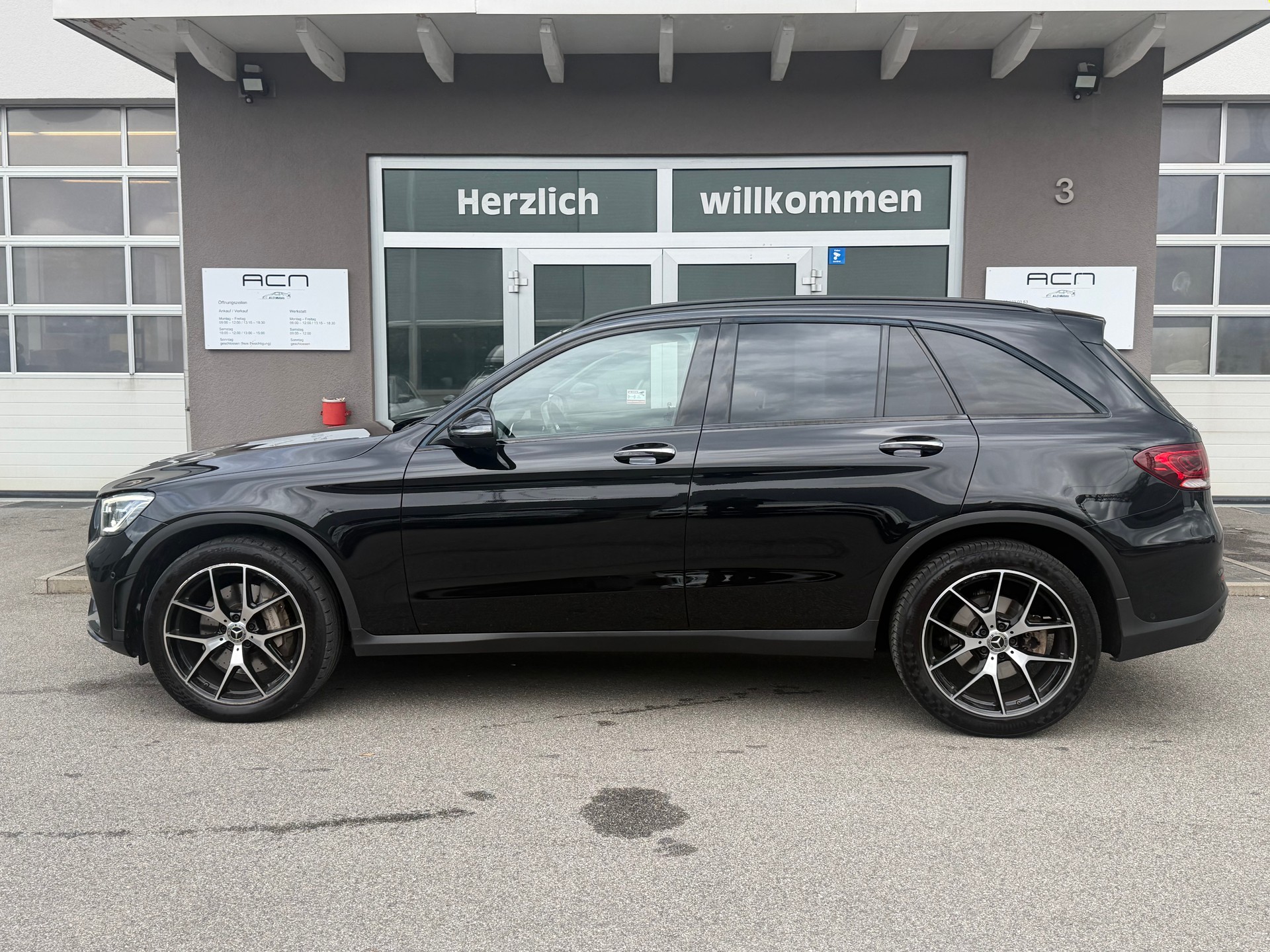 MERCEDES-BENZ GLC 400 d 4Matic AMG Line 9G-Tronic-showroom-element-3