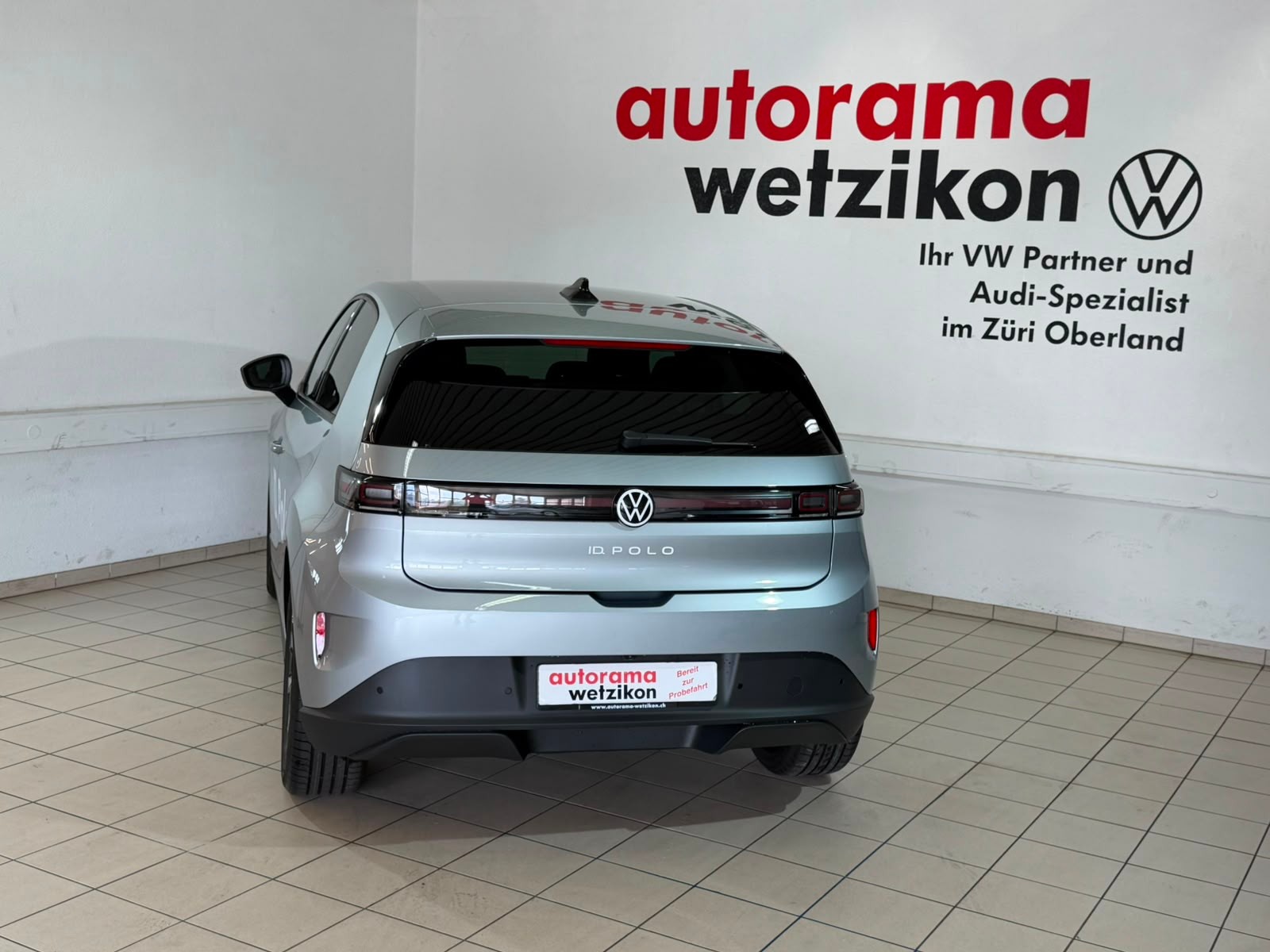 VW ID.Polo 52 kWh Life Edition One-showroom-element-3
