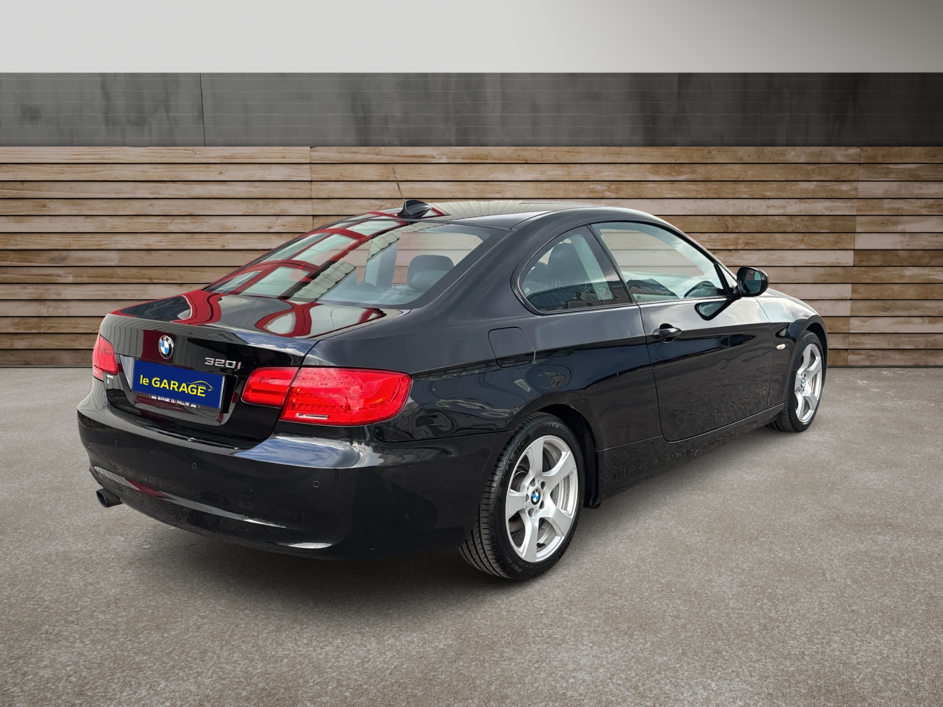 BMW 320i Coupé-image-3