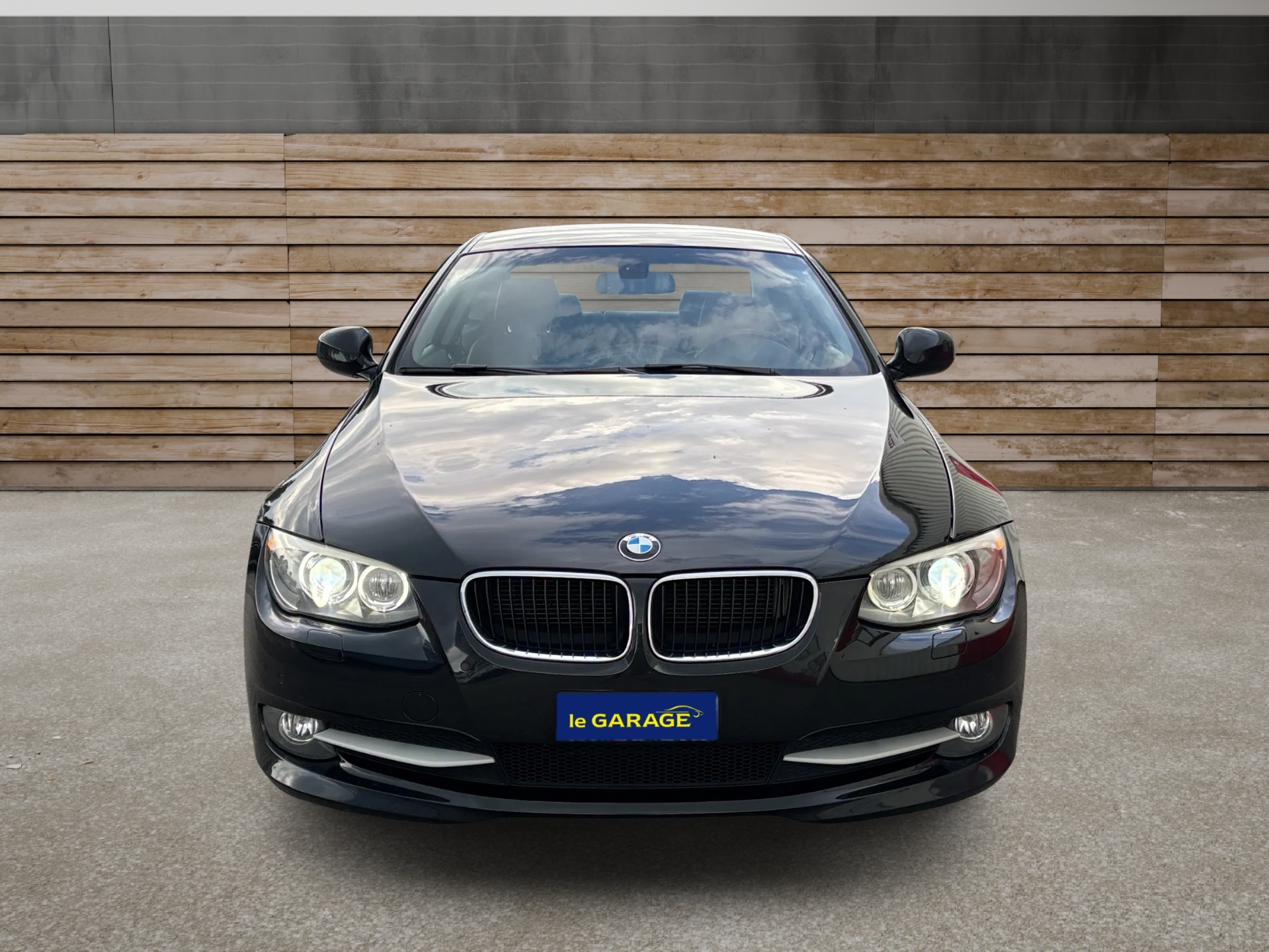 BMW 320i Coupé-image-1