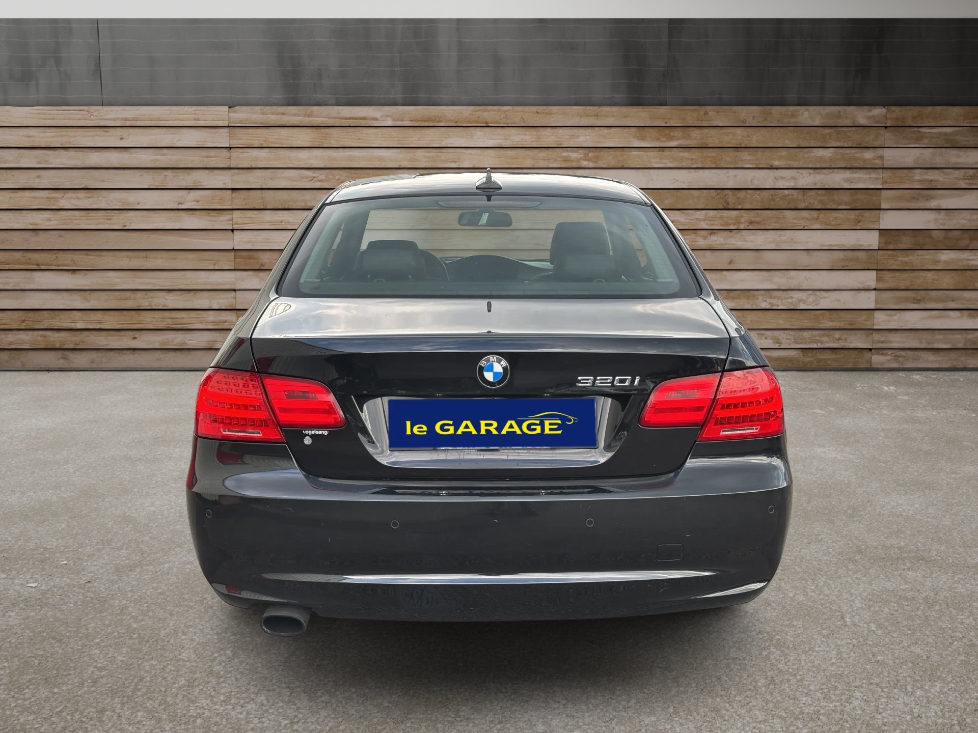 BMW 320i Coupé-image-4