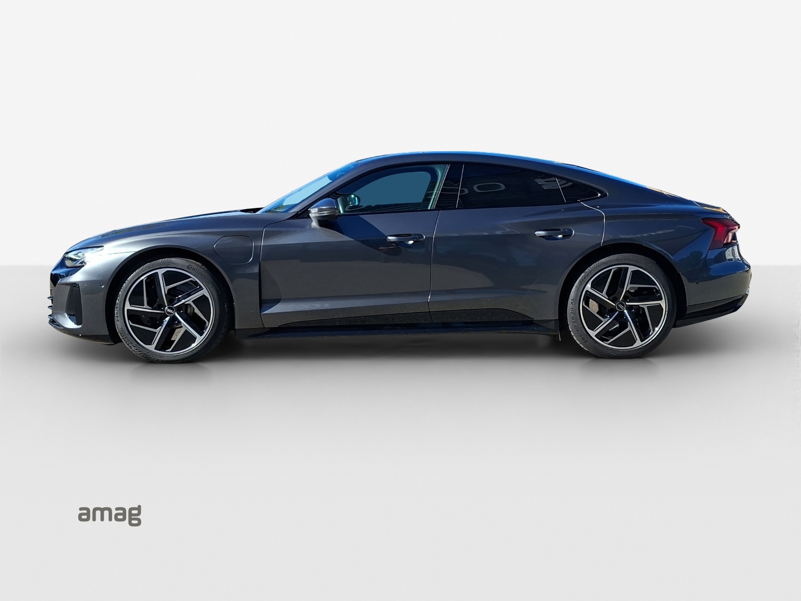 AUDI e-tron GT quattro-showroom-element-1
