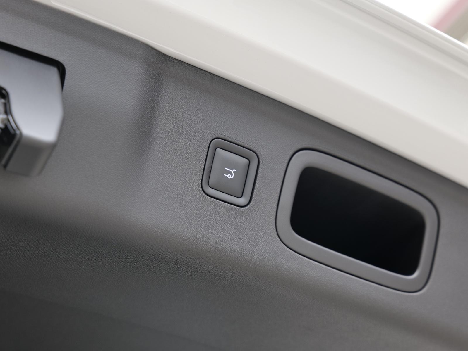 LEAPMOTOR B10 1.5 Hybrid EV-image-31