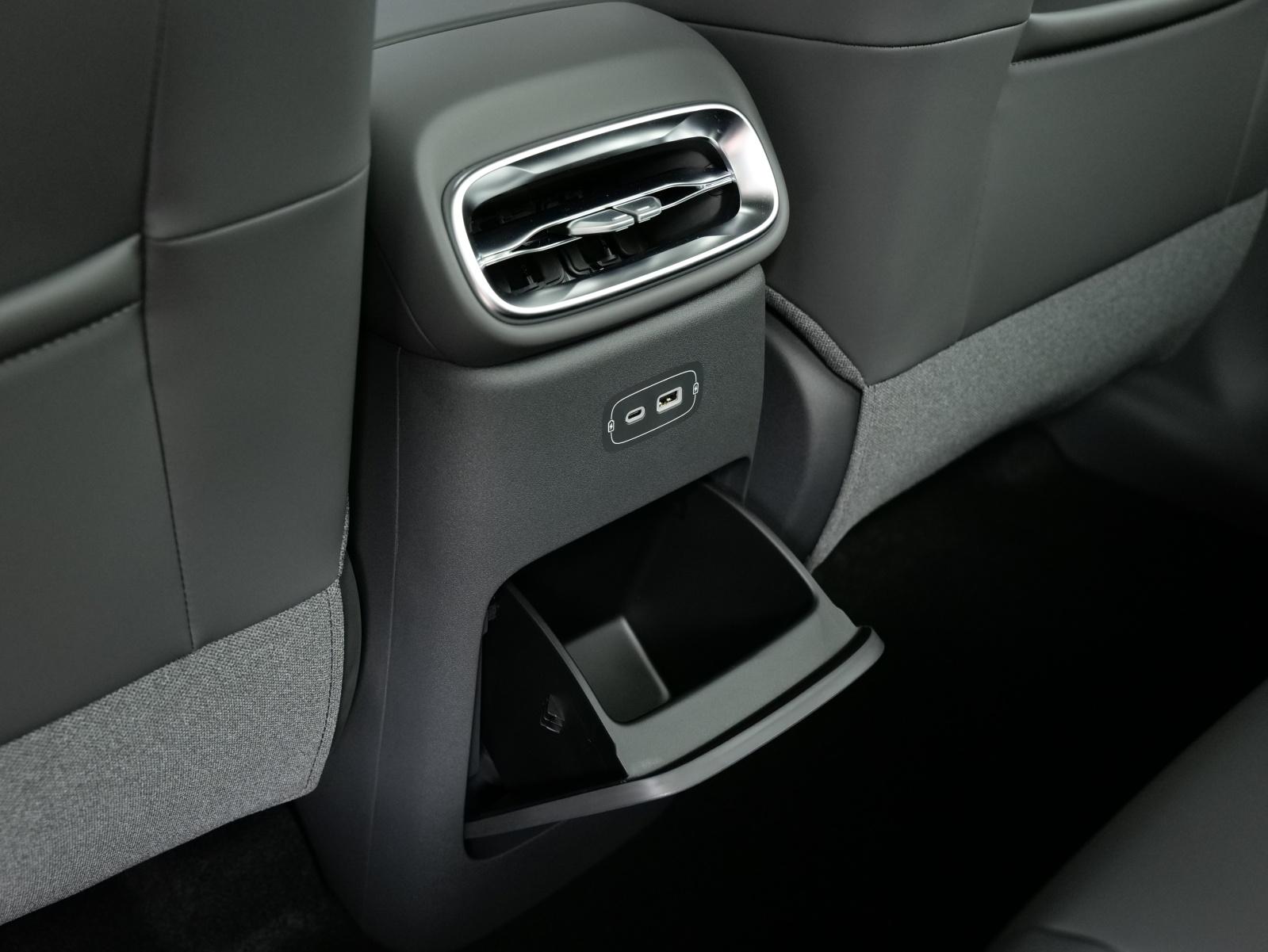 LEAPMOTOR B10 1.5 Hybrid EV-image-32