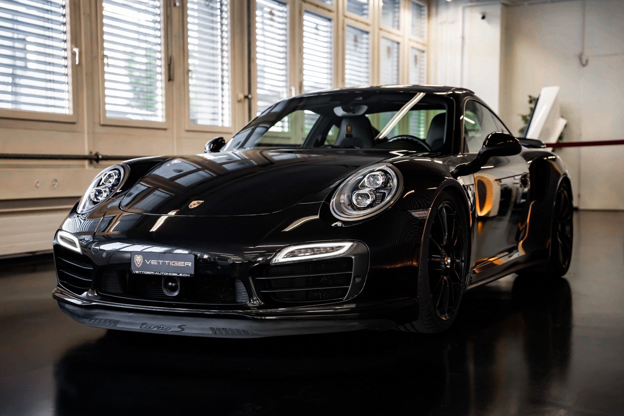 PORSCHE 911 Turbo S PDK-showroom-element-2