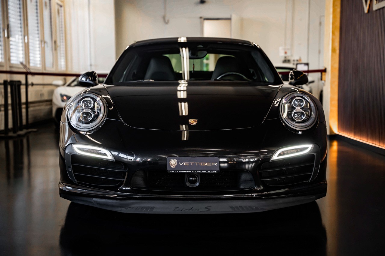 PORSCHE 911 Turbo S PDK-showroom-element-1