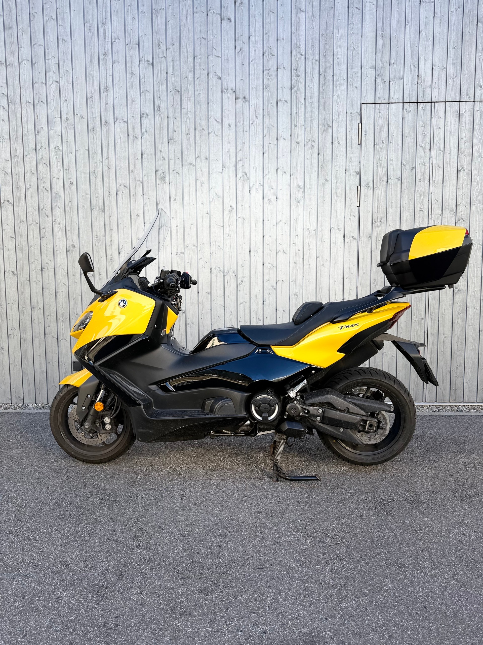 YAMAHA T-MAX 560-image-3