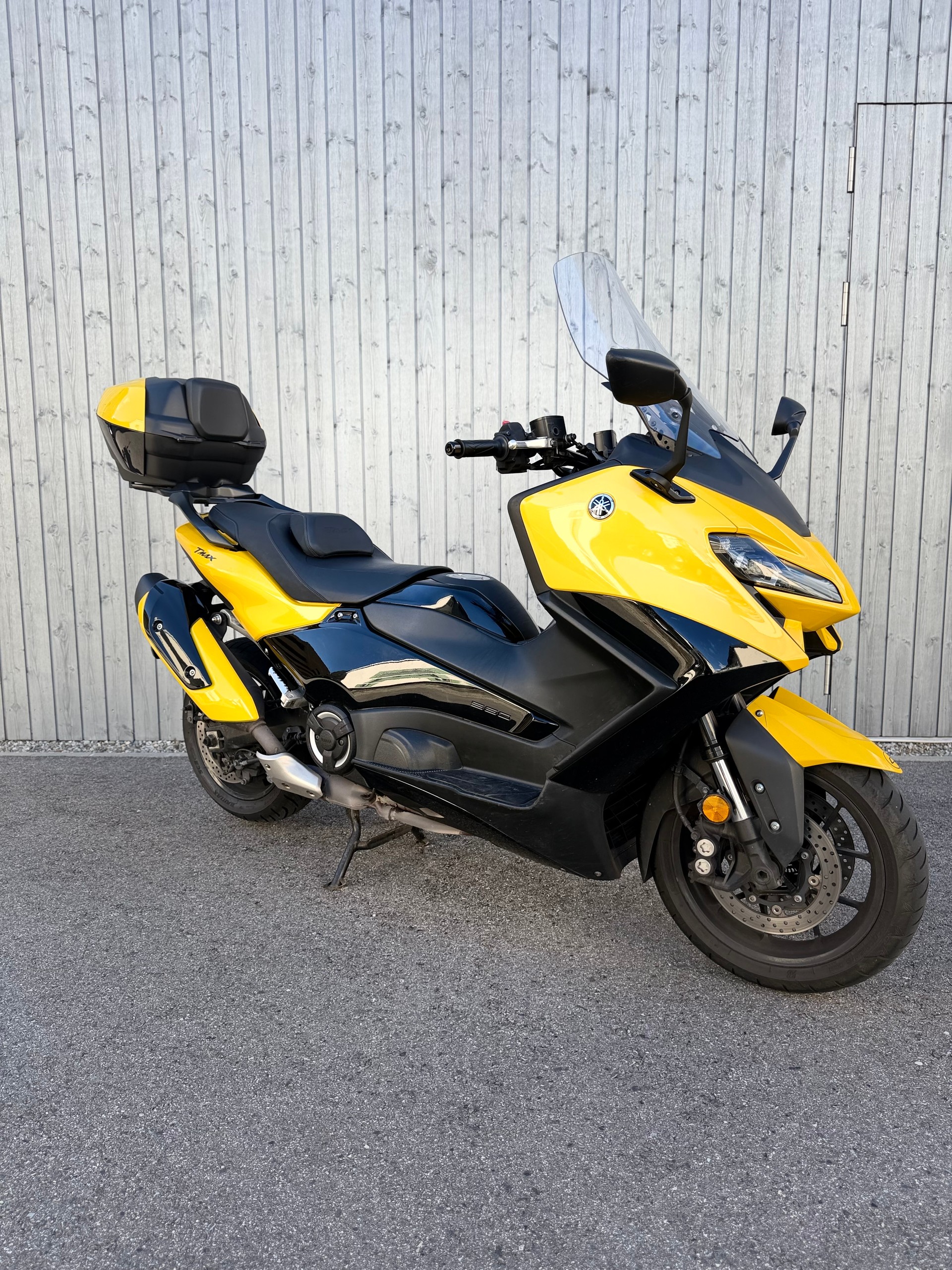 YAMAHA T-MAX 560-image-1