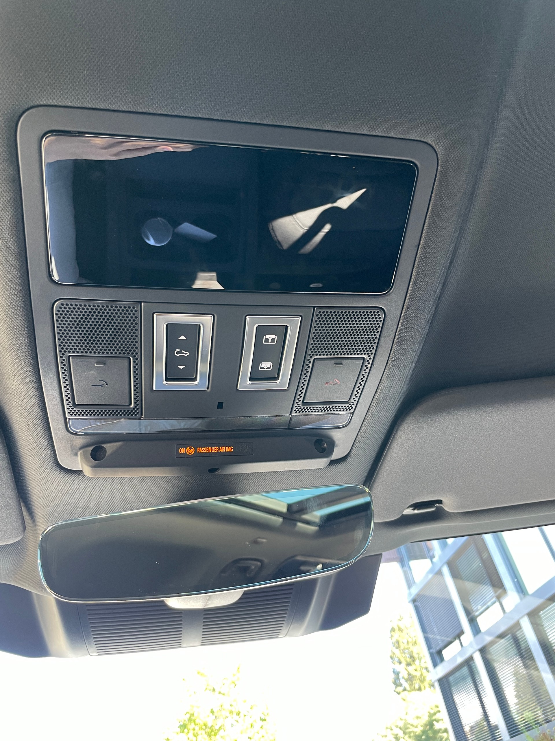 LAND ROVER Defender 110 P400 I6 X-Dynamic SE 3.0 AT8-image-31