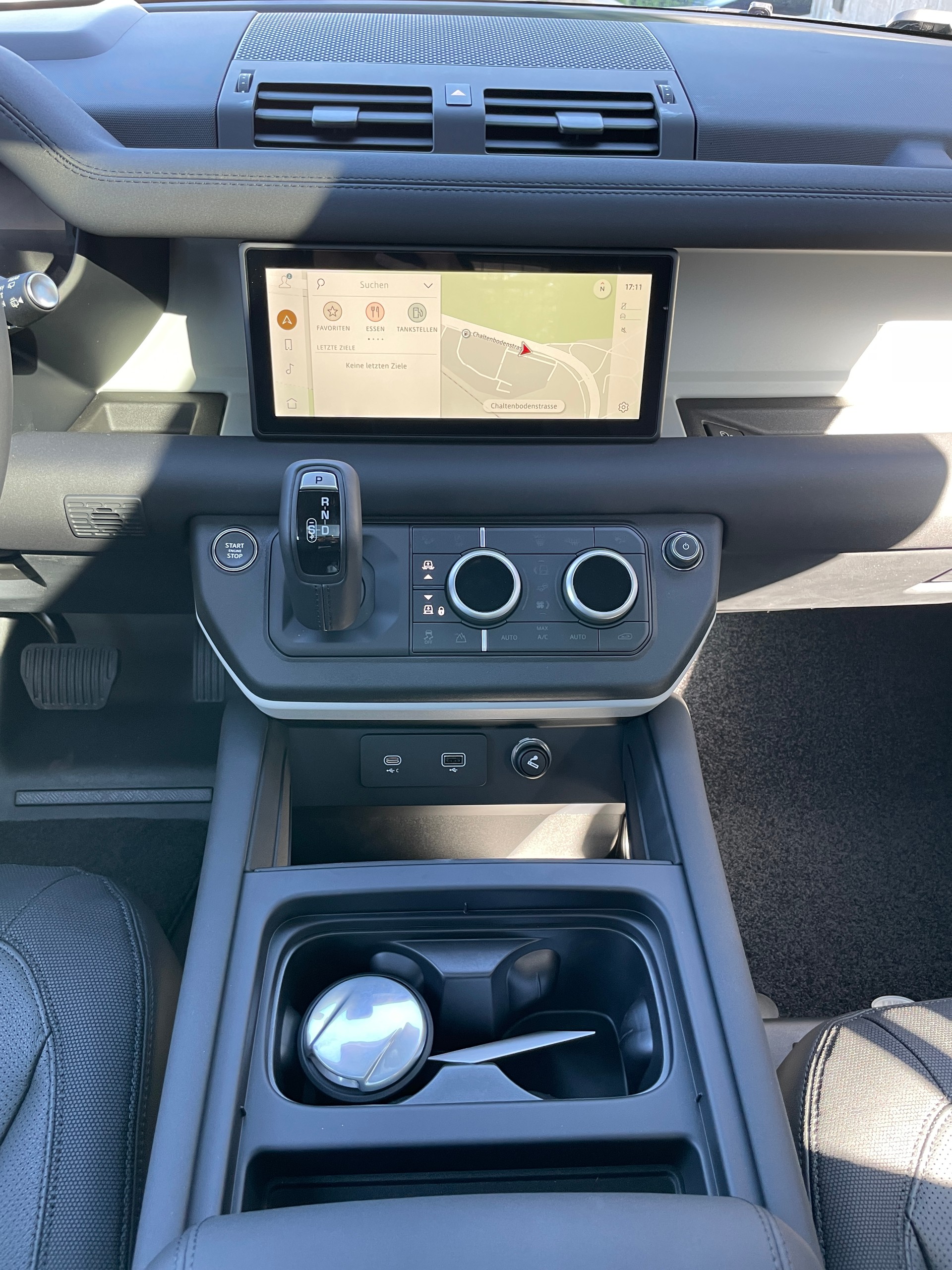 LAND ROVER Defender 110 P400 I6 X-Dynamic SE 3.0 AT8-image-26