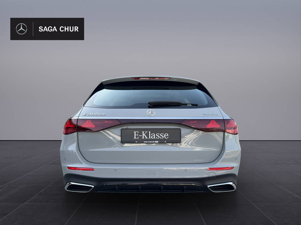 MERCEDES-BENZ E 300 de AMG Line 4matic Kombi-image-4