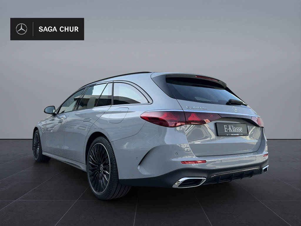 MERCEDES-BENZ E 300 de AMG Line 4matic Kombi-showroom-element-3