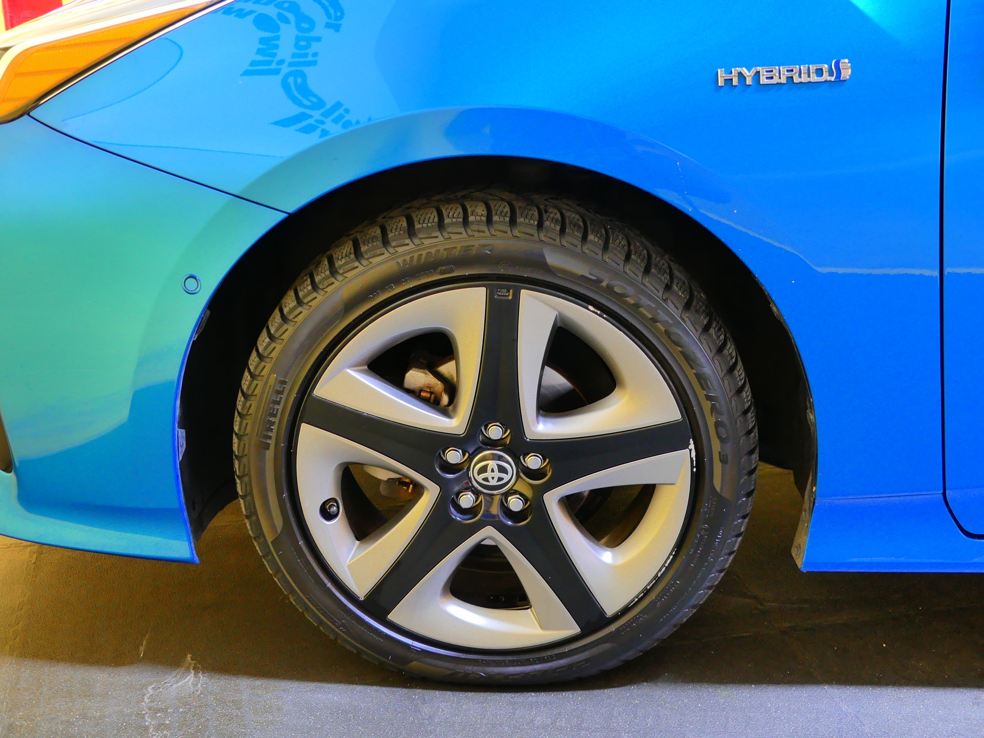 TOYOTA Prius 1.8 VVT-i HSD AWD-i Premium-image-5