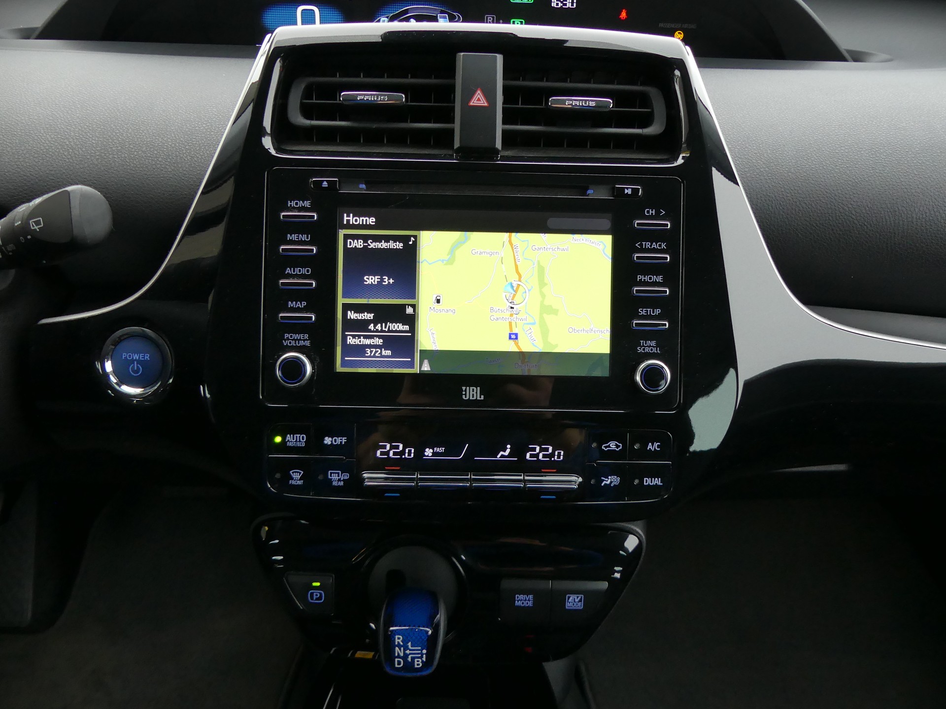 TOYOTA Prius 1.8 VVT-i HSD AWD-i Premium-image-13