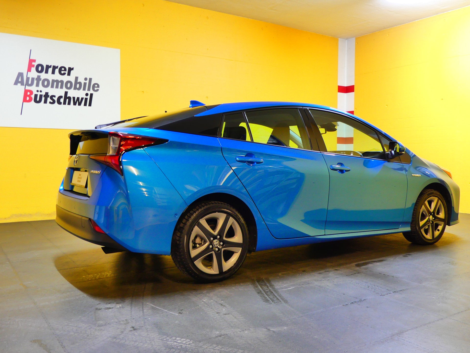 TOYOTA Prius 1.8 VVT-i HSD AWD-i Premium-image-3