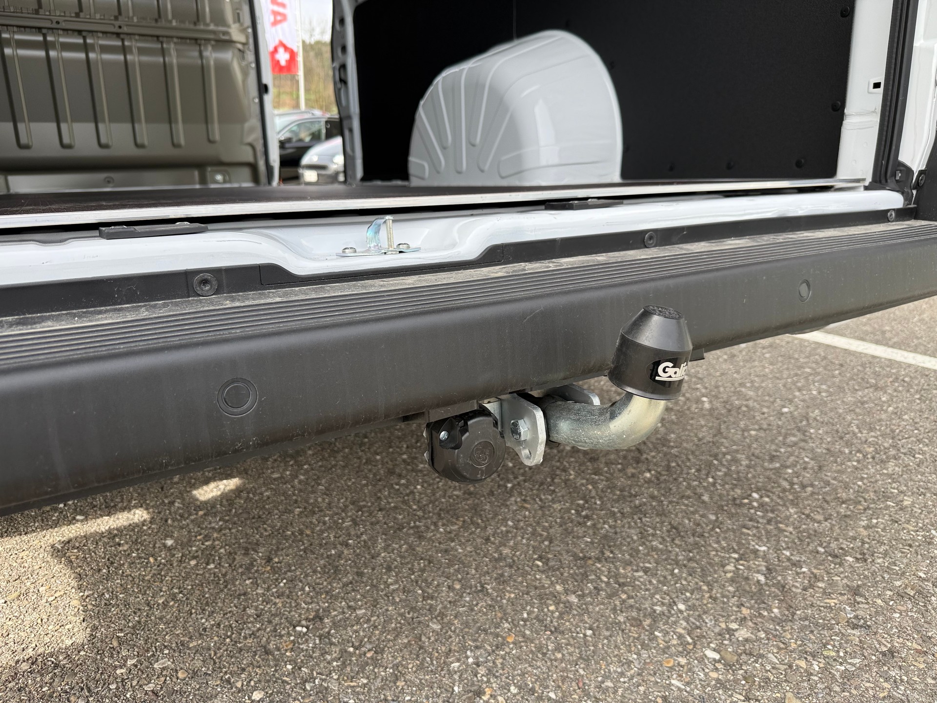 FIAT Ducato Maxi 35 L4H3 2.2MTJ 180PS 3T AHK, 270°Tür, Holzboden, Doppelairbag, Kamera-image-9
