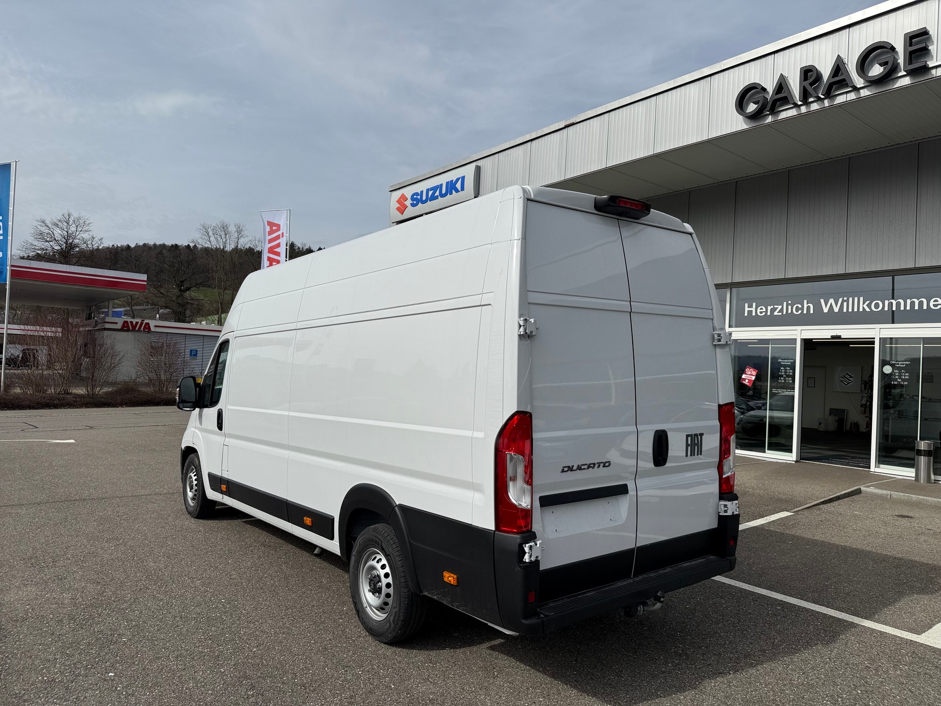 FIAT Ducato Maxi 35 L4H3 2.2MTJ 180PS 3T AHK, 270°Tür, Holzboden, Doppelairbag, Kamera-image-4