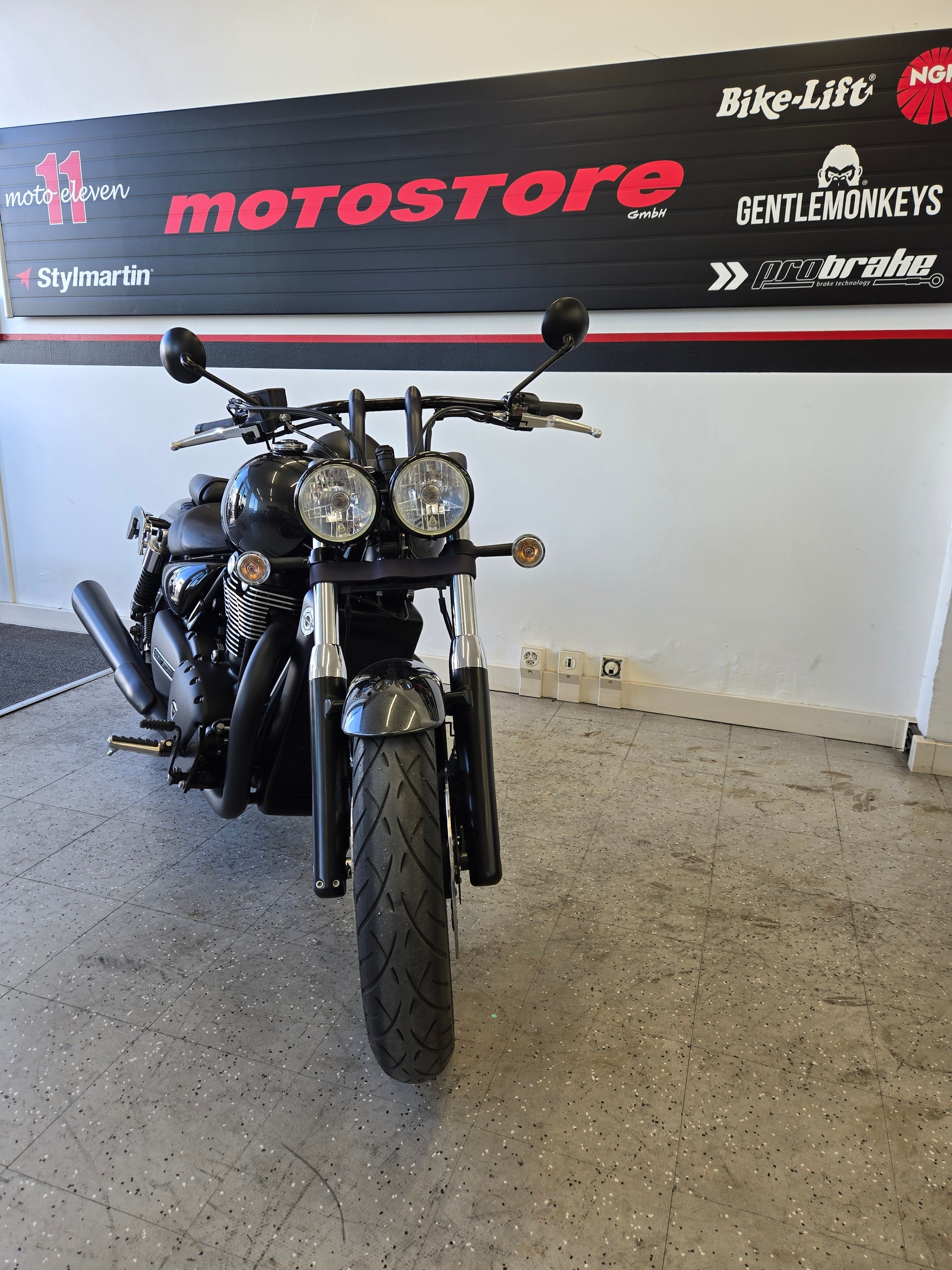 TRIUMPH Thunderb Nightstorm 1700 ABS-image-1