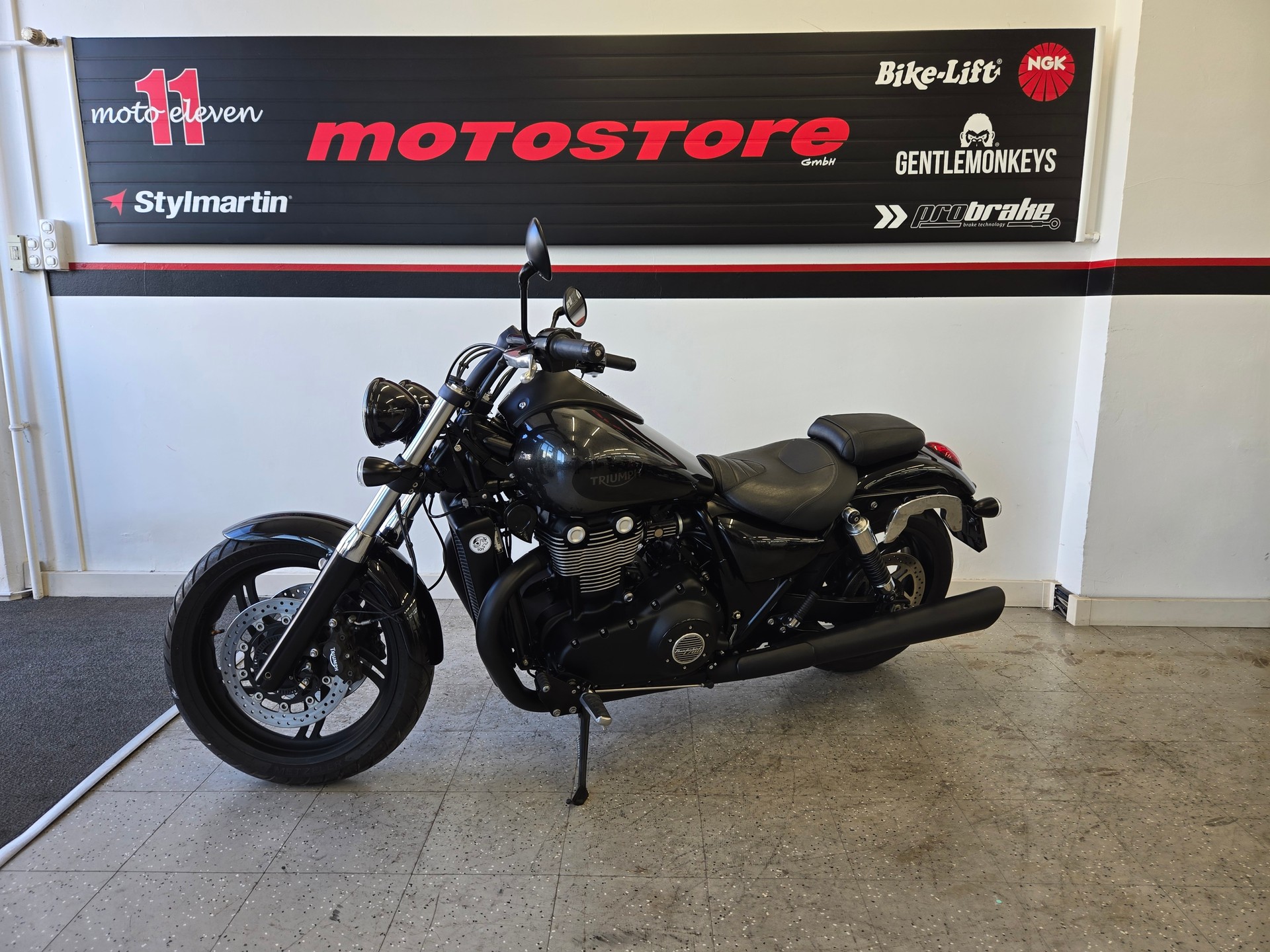 TRIUMPH Thunderb Nightstorm 1700 ABS-image-3
