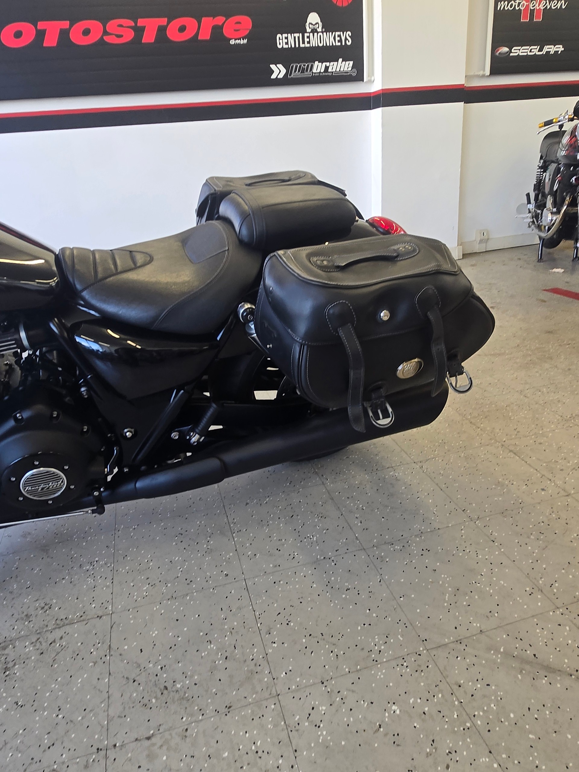 TRIUMPH Thunderb Nightstorm 1700 ABS-image-9
