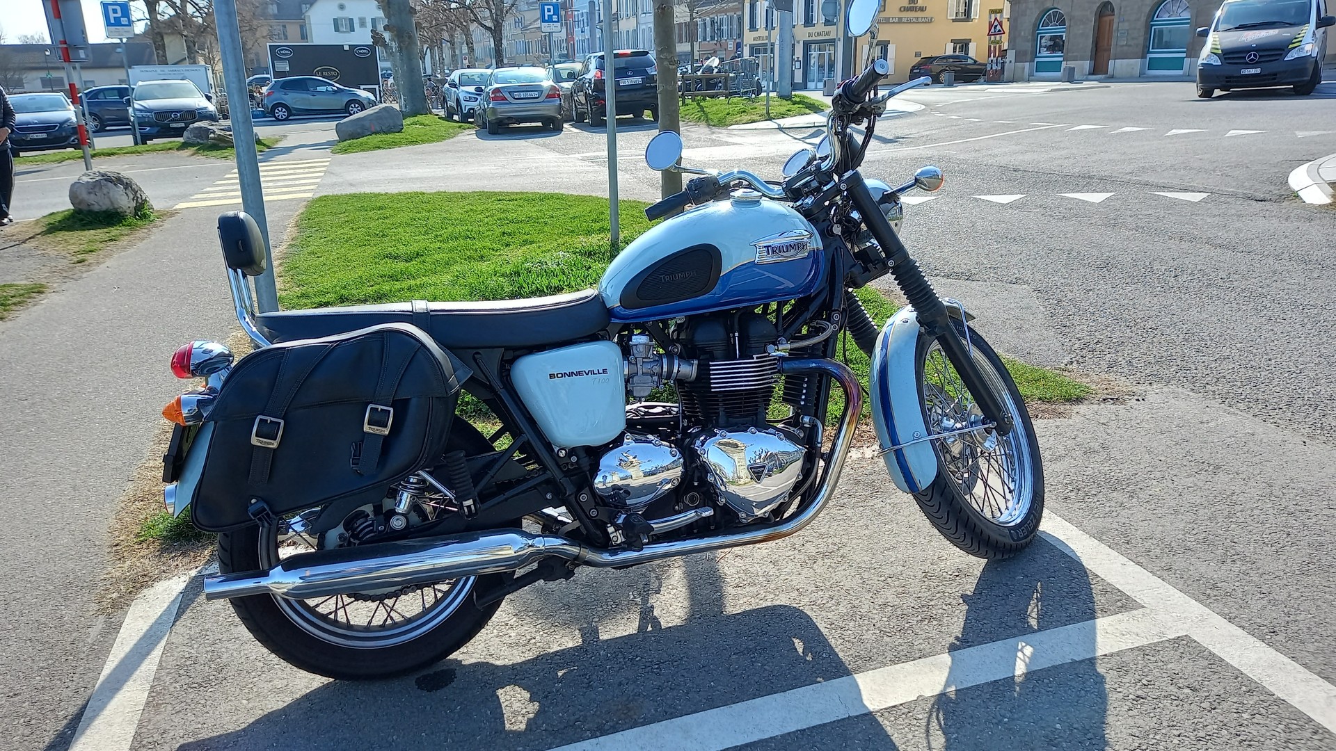 TRIUMPH Bonneville 900 T100 (2010 Sixty Limited Edition)